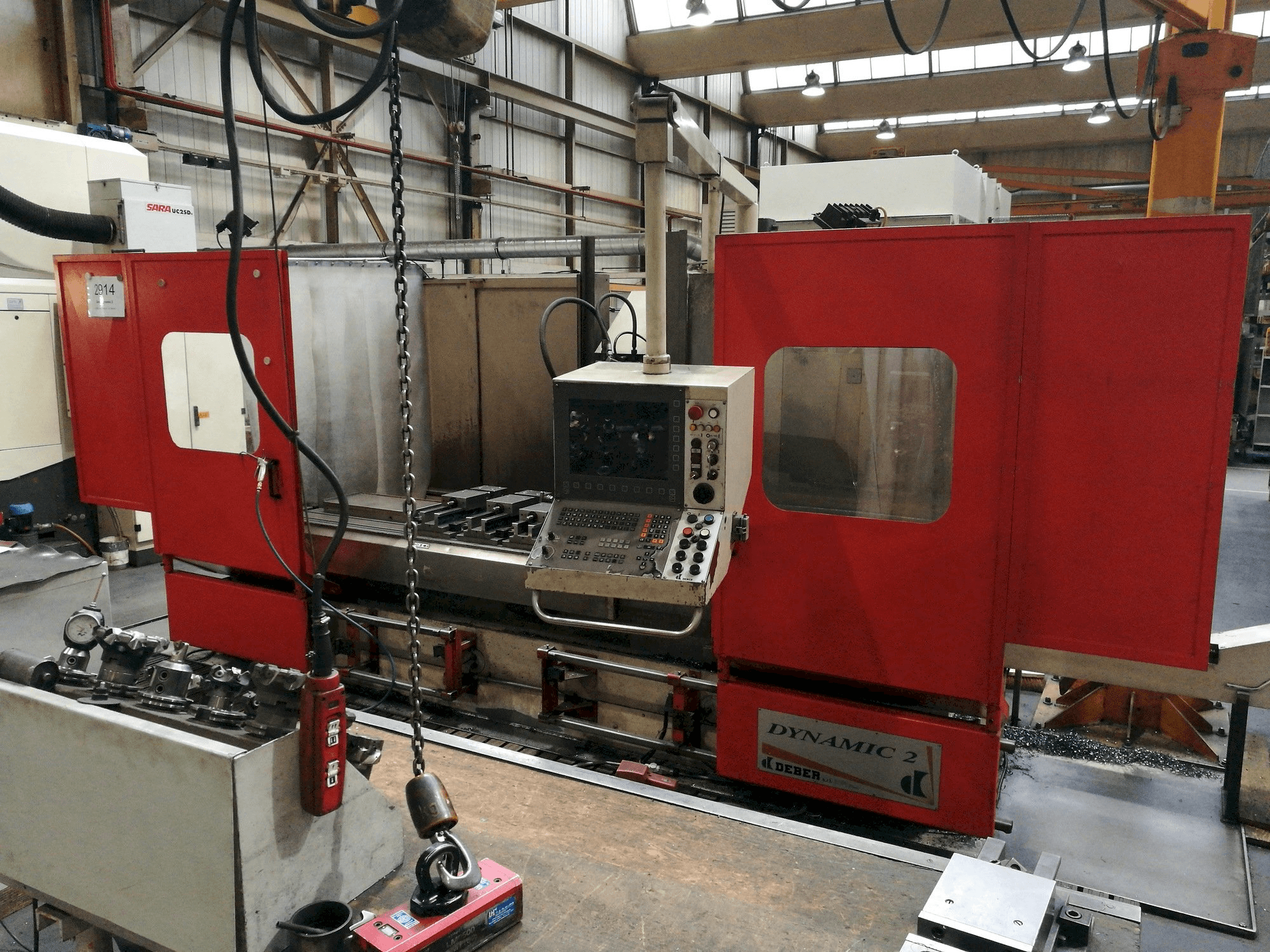 Čelní pohled na DEBER Dynamic 2 stroj