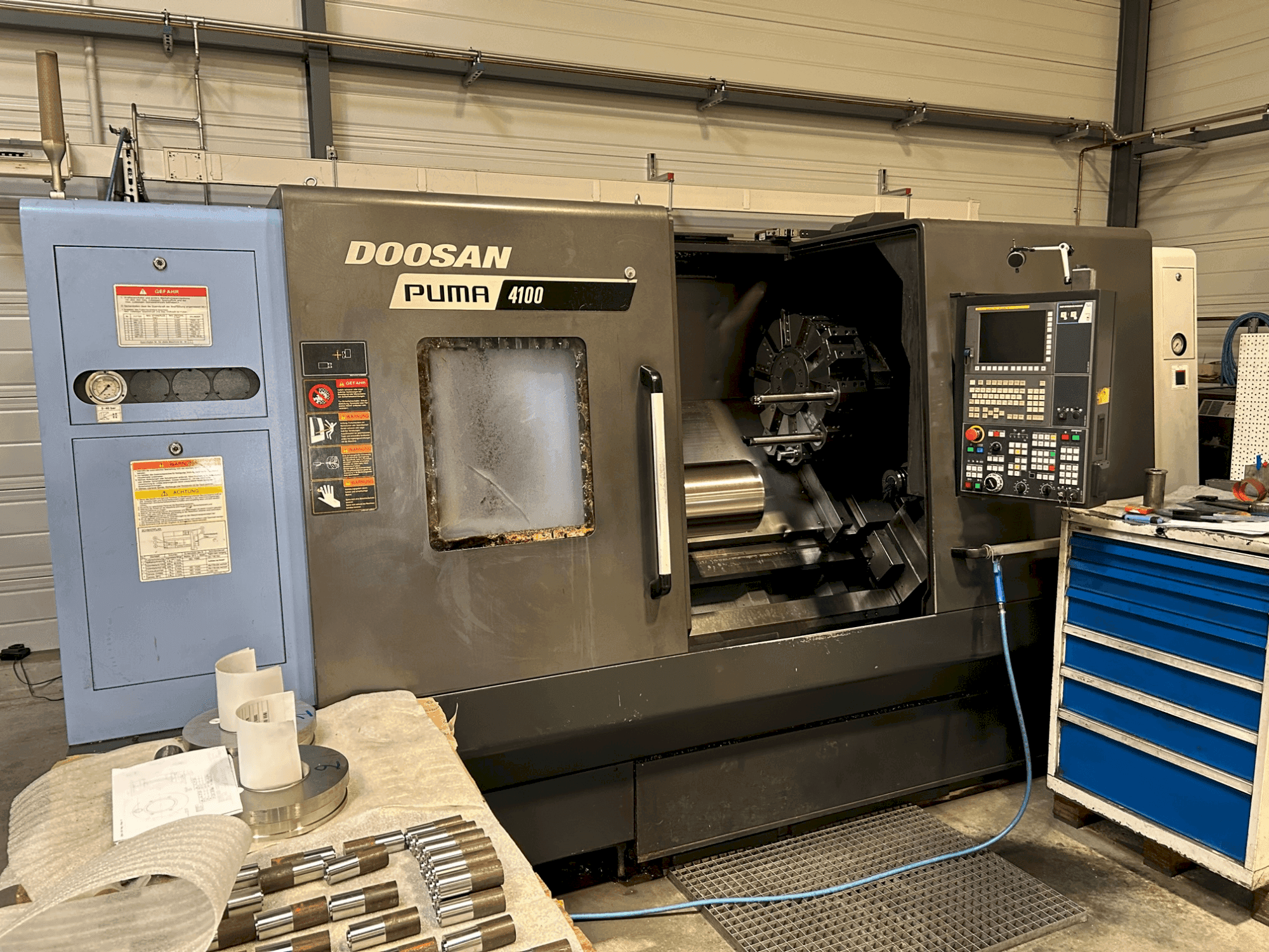 Čelní pohled na DOOSAN PUMA 4100B stroj