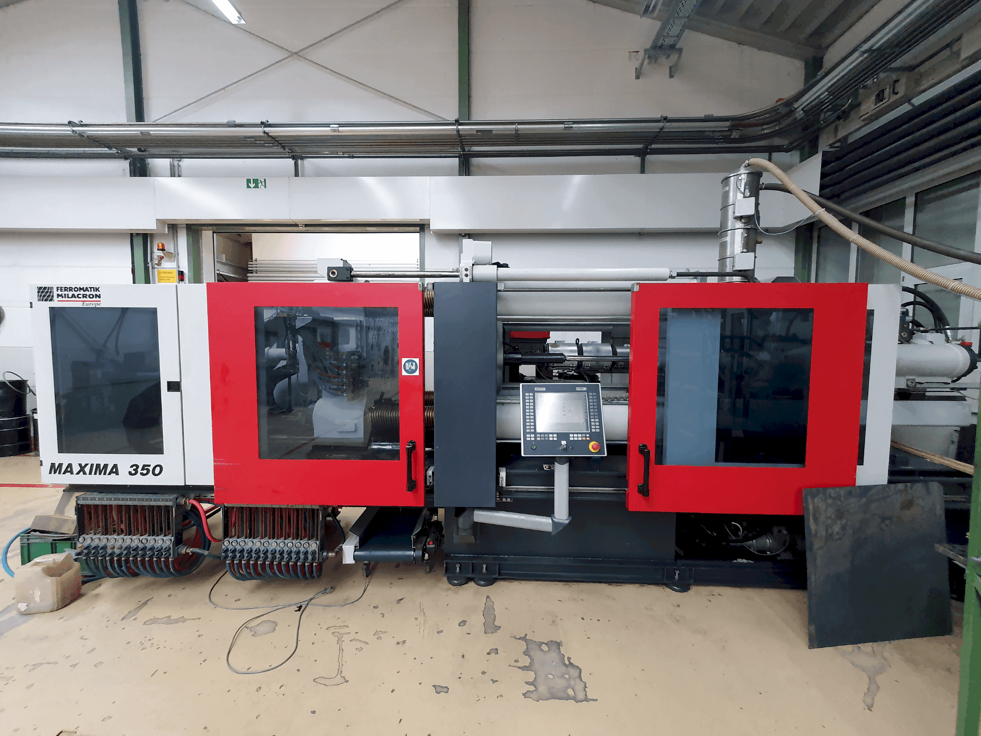 Čelní pohled na FERROMATIK Maxima 350-2290 stroj