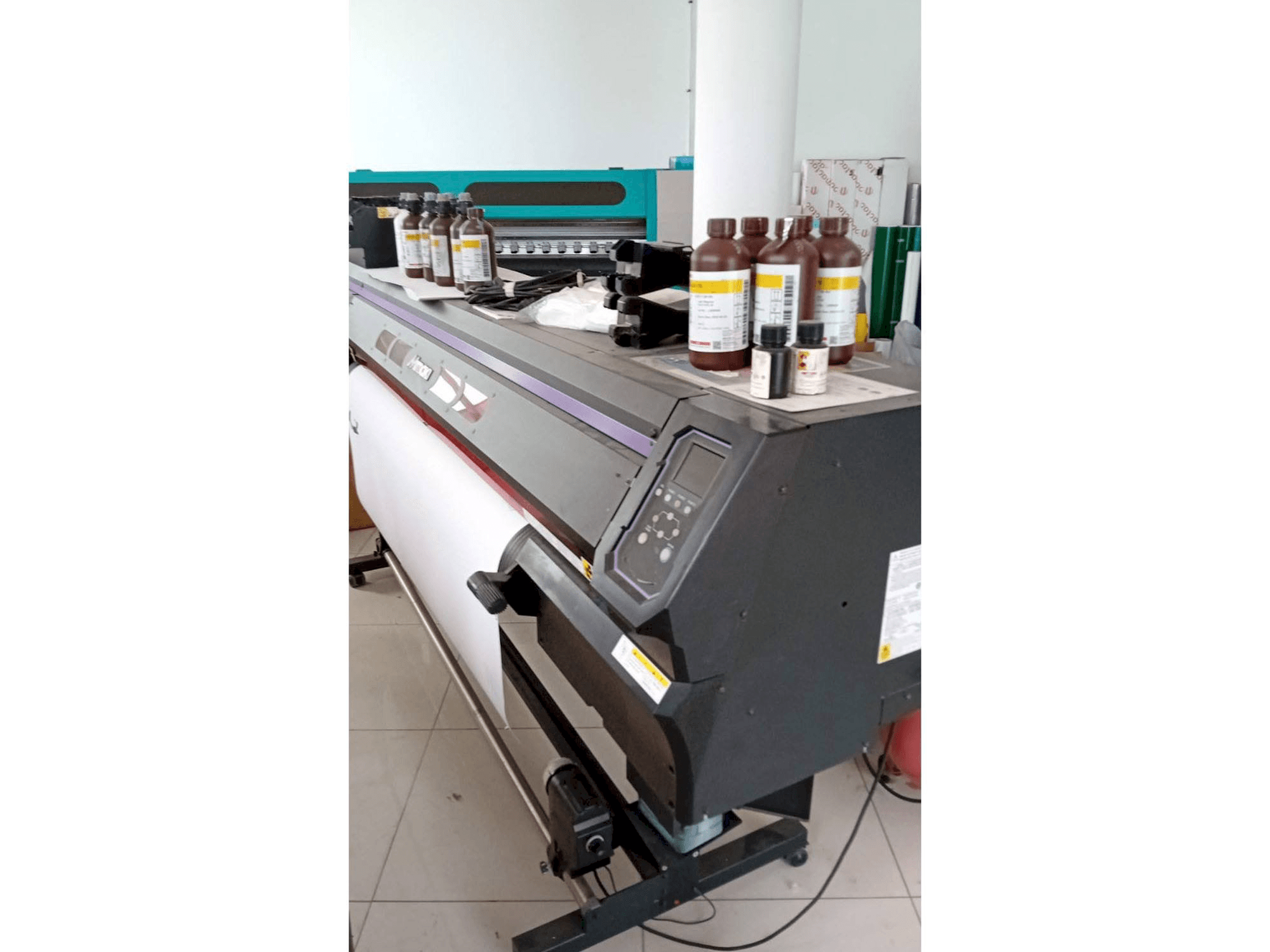 Čelní pohled na MIMAKI ucjv300-160 stroj