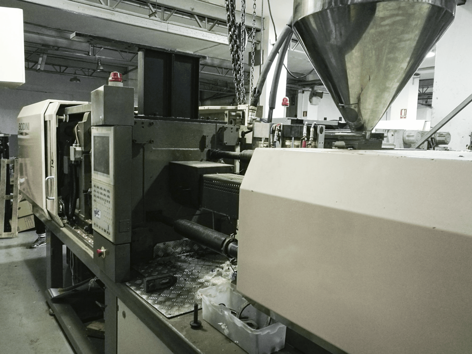 Pravý pohled na BODINI ELEDRIVE 165 stroj