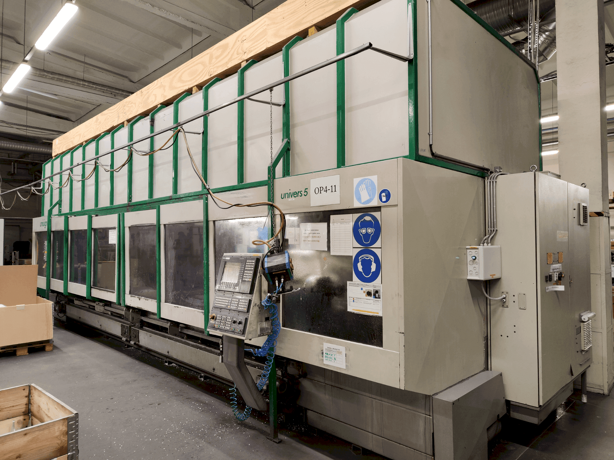 Čelní pohled na Unisign UNIVERS 5 stroj