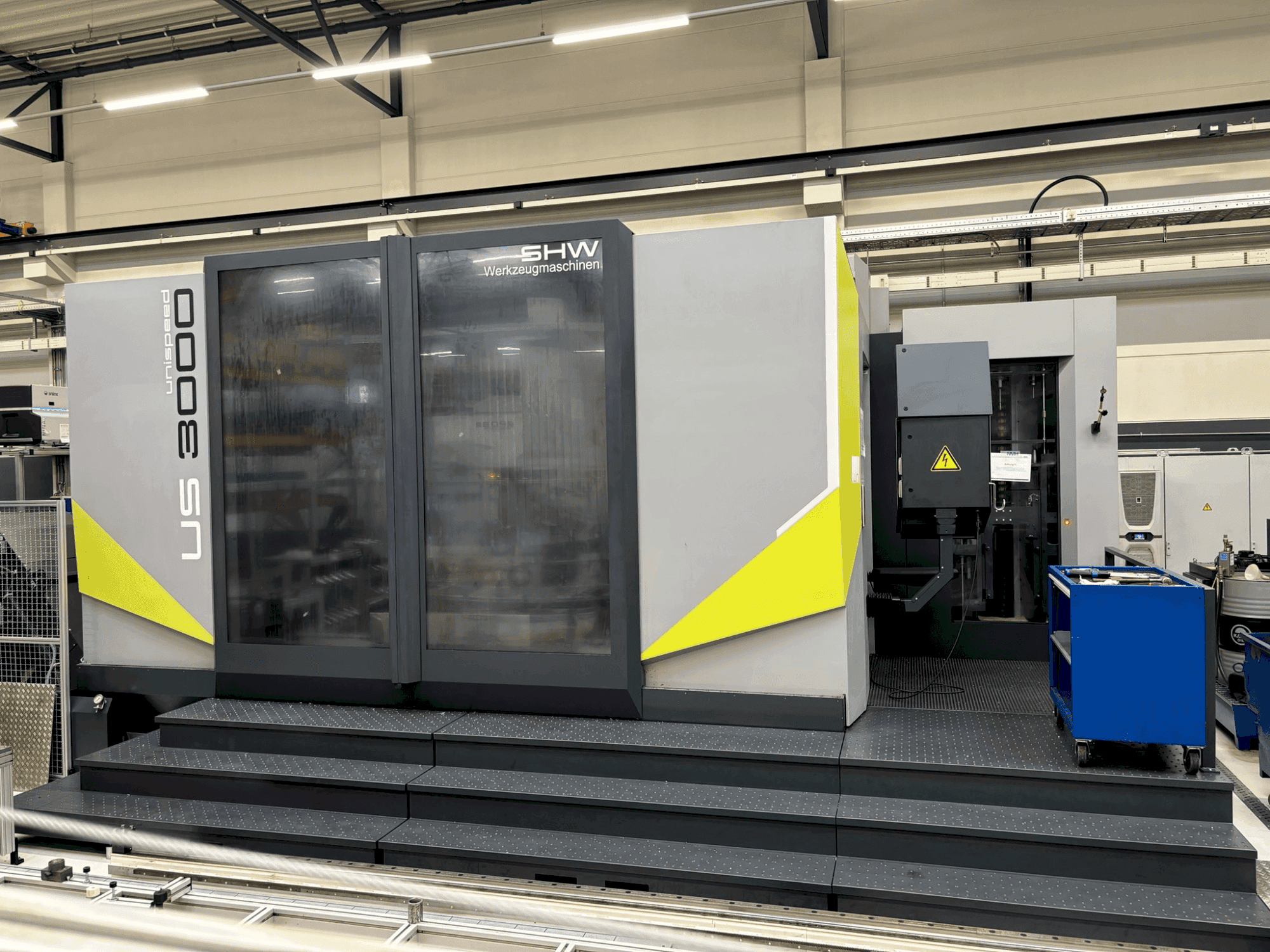Čelní pohled na SHW Unispeed 3000 stroj