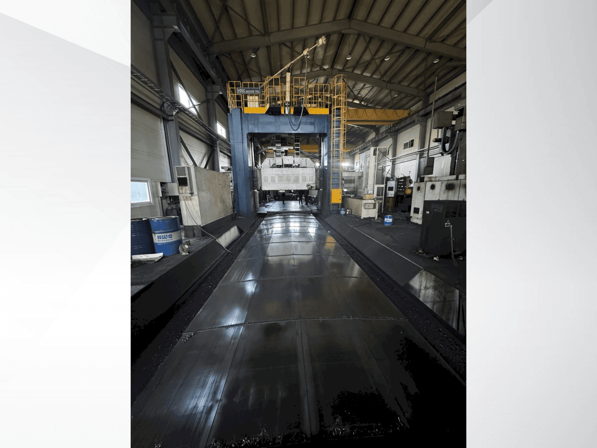 Čelní pohled na HNK HPM 30M stroj