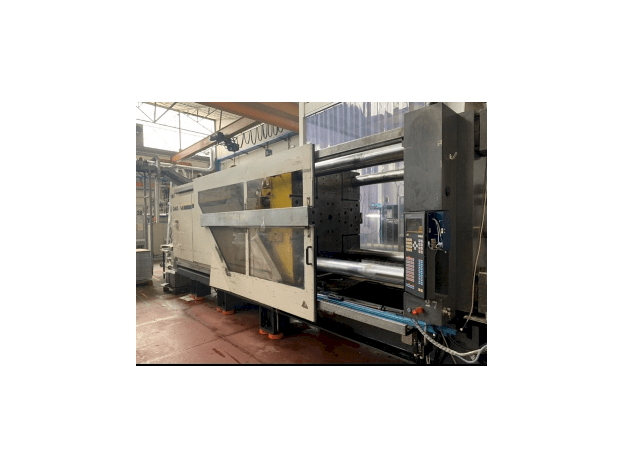 Čelní pohled na OiMA STRATOS 8500/900 S stroj