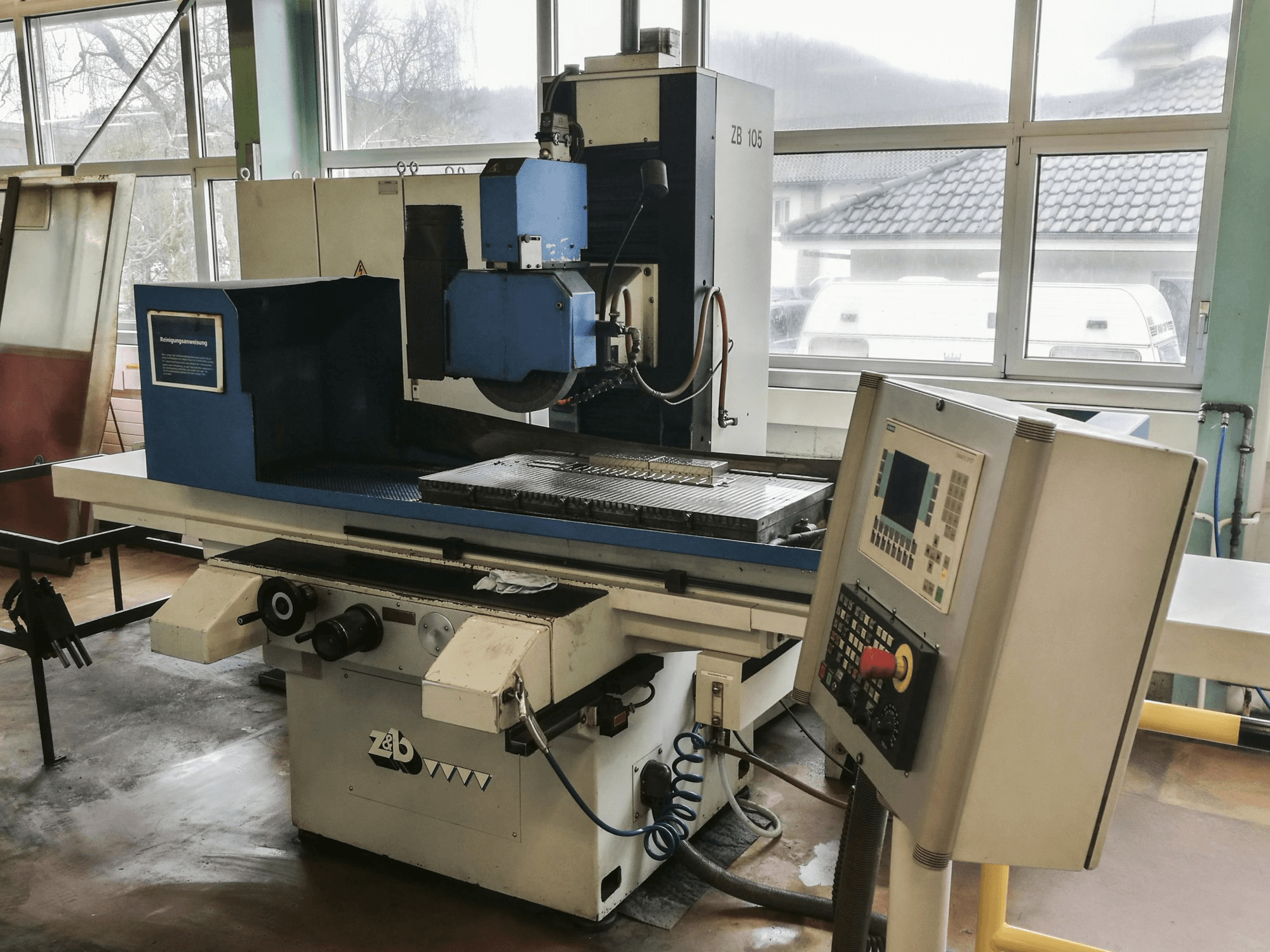 Čelní pohled na ZIERSCH & BALTRUSCH NC-SUPERPLUS ZB 105 stroj