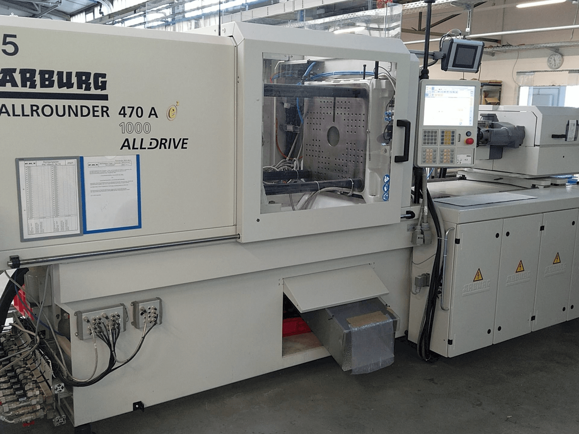 Čelní pohled na Arburg Allrounder 470 A 1000-400 stroj