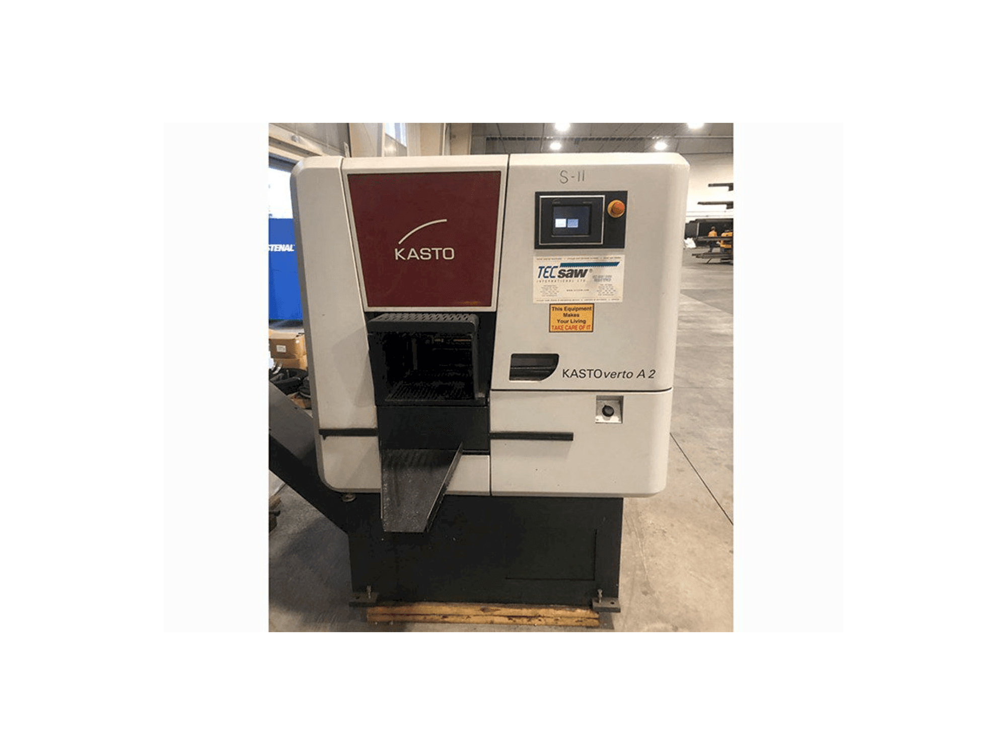 Čelní pohled na KASTO verto A2 stroj