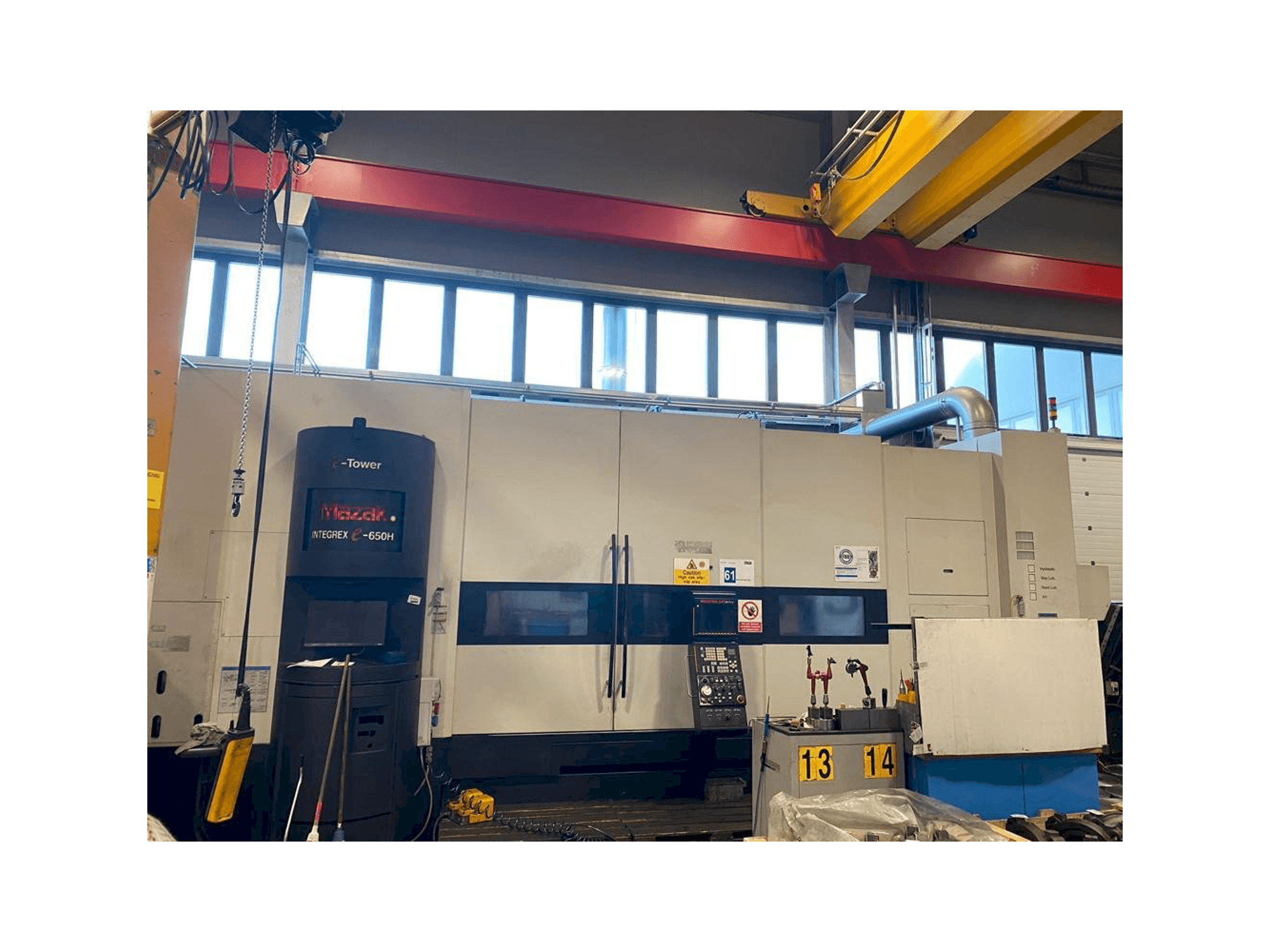 Čelní pohled na Mazak Integrex E650H x 3000mm stroj
