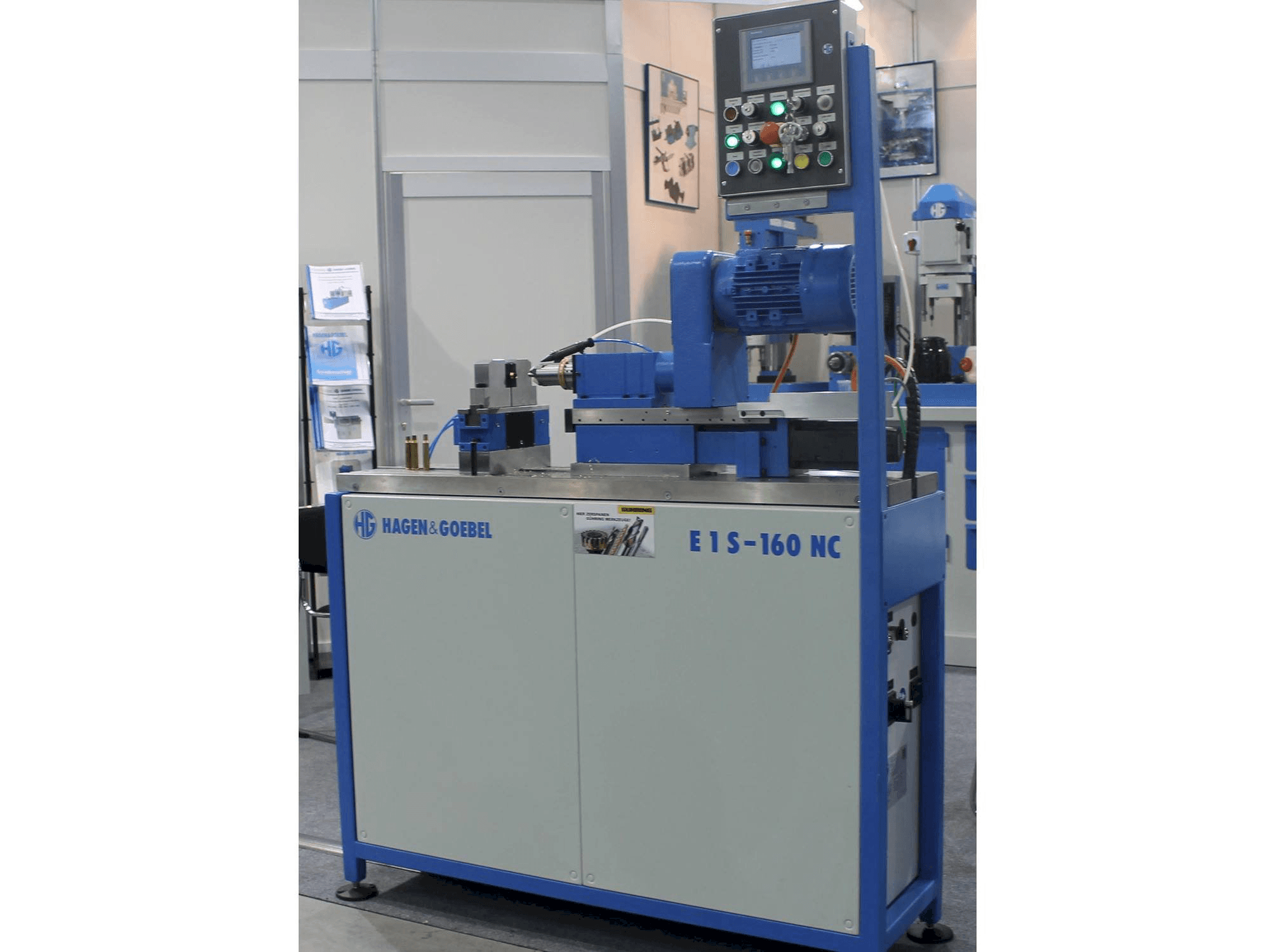 Čelní pohled na HAGEN&GOEBEL E 1 S – 160 NC stroj