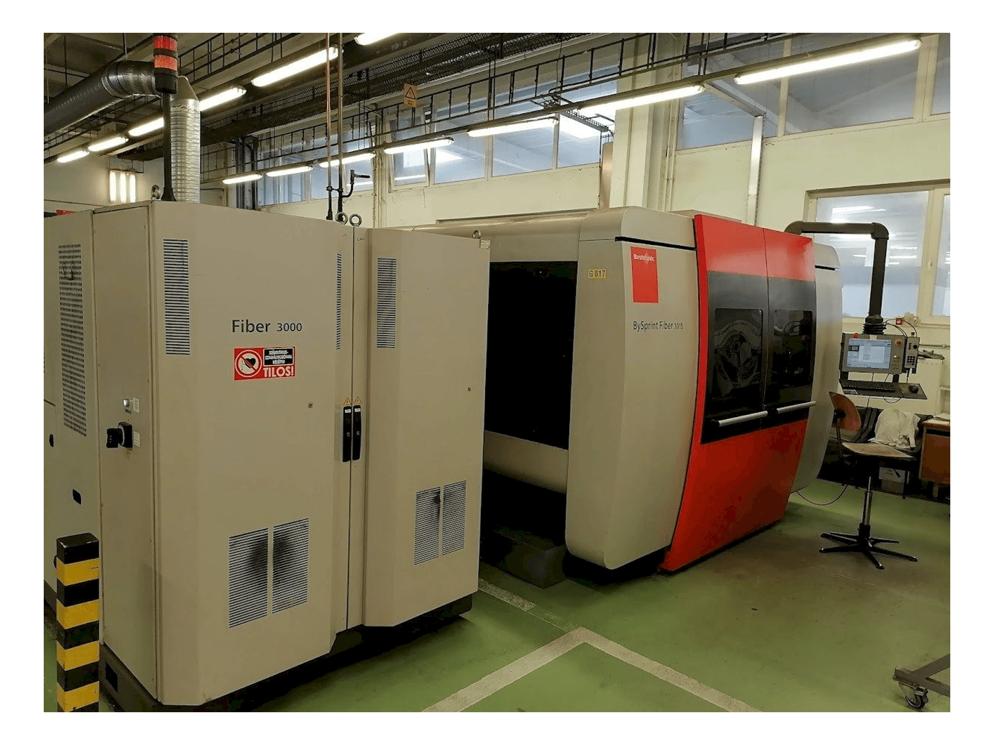 Čelní pohled na Bystronic BySprint Fiber 3015 stroj