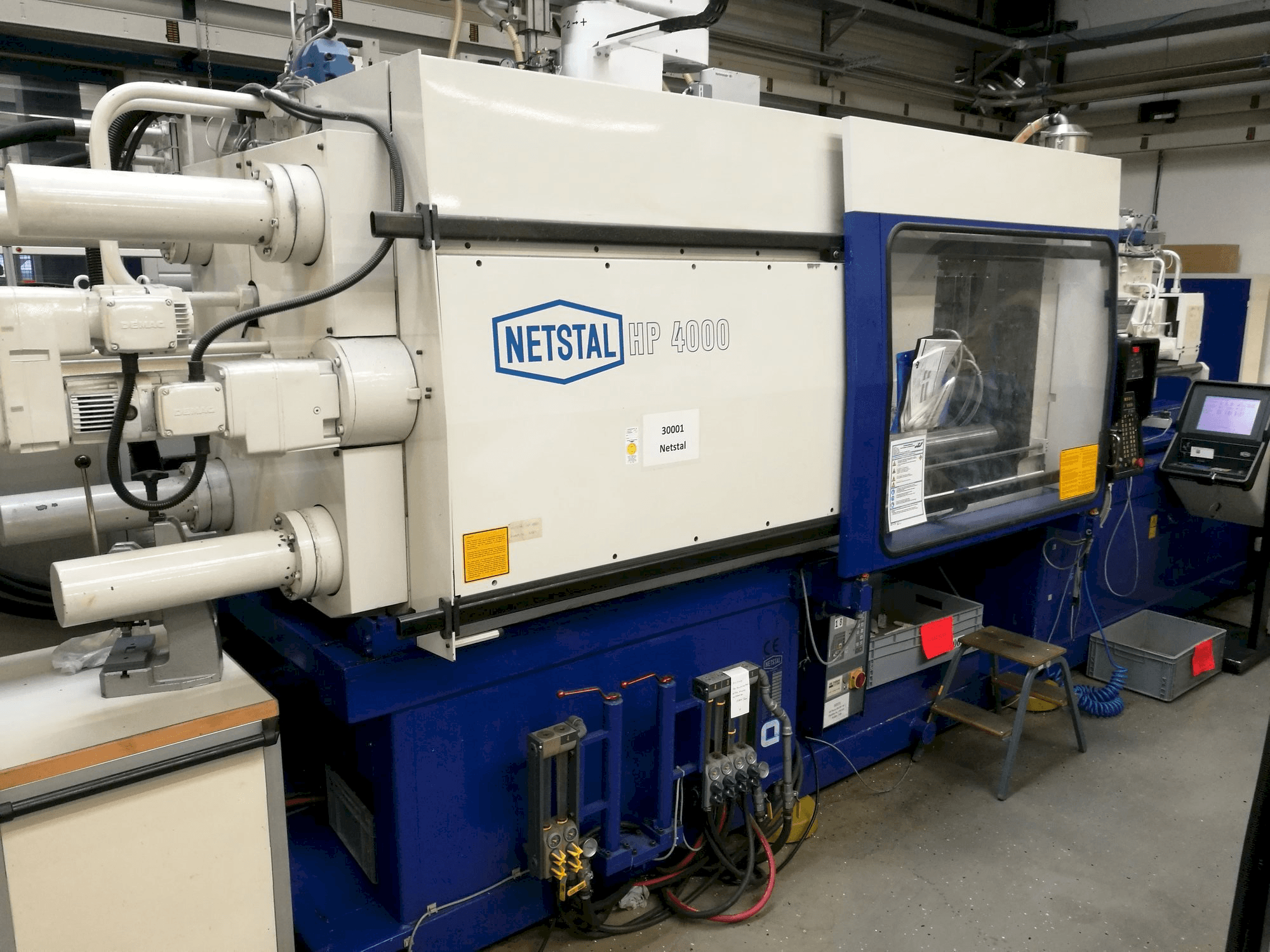 Čelní pohled na Netstal HP4000/445-445 stroj