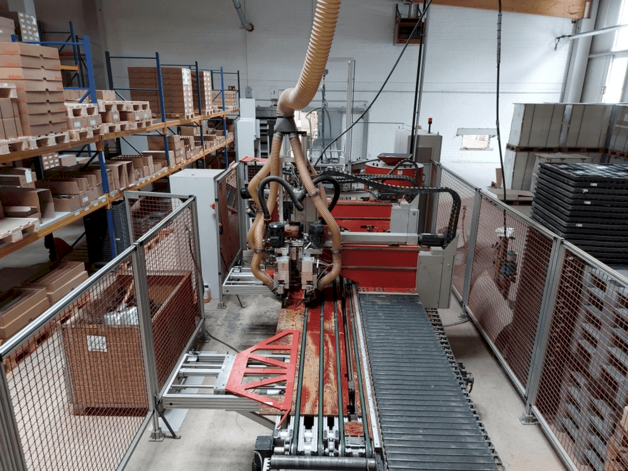 Čelní pohled na Priess & Horstmann BMA-DLS-CNC stroj