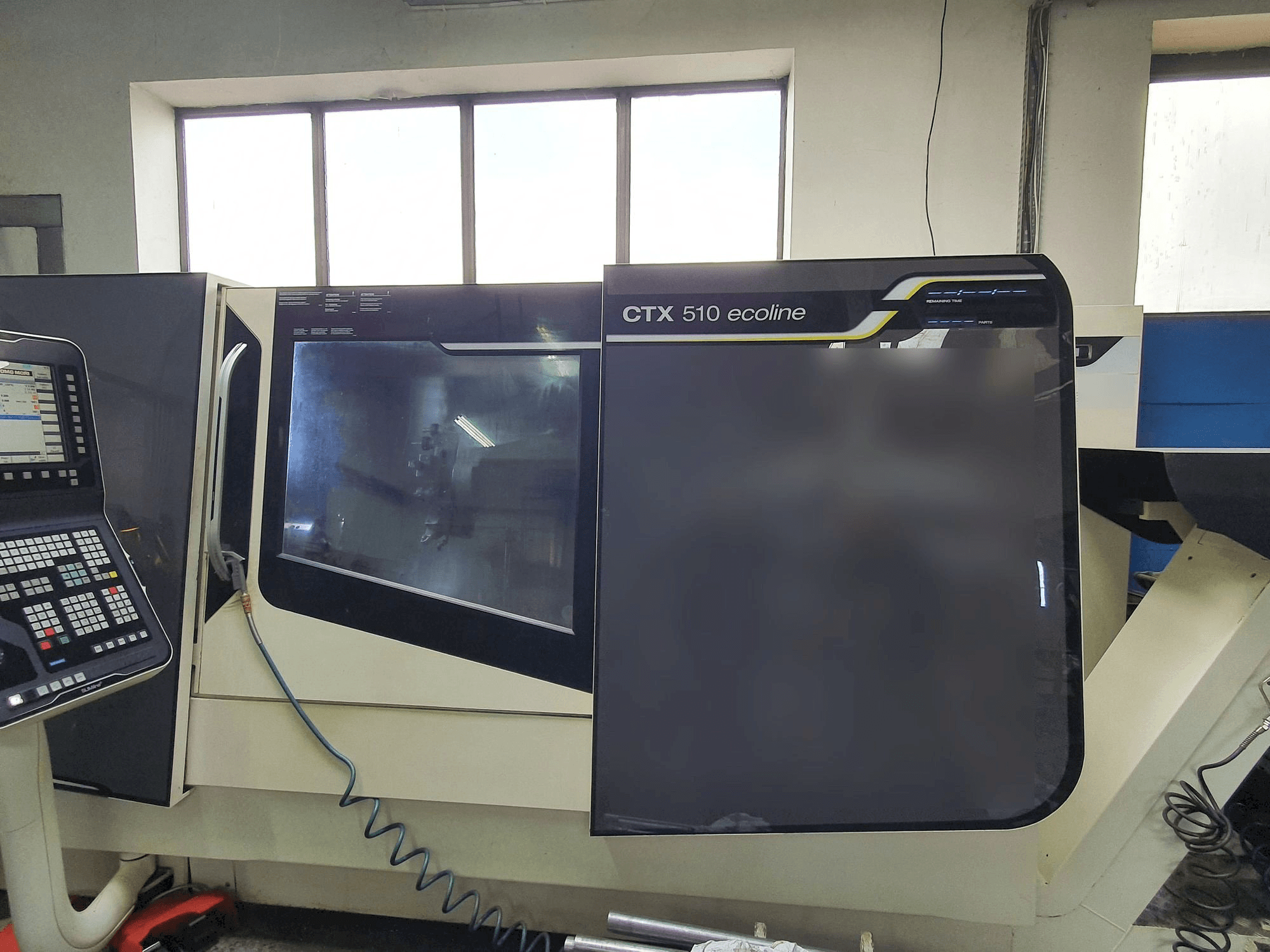 Čelní pohled na DMG MORI CTX 510 V3 Ecoline stroj