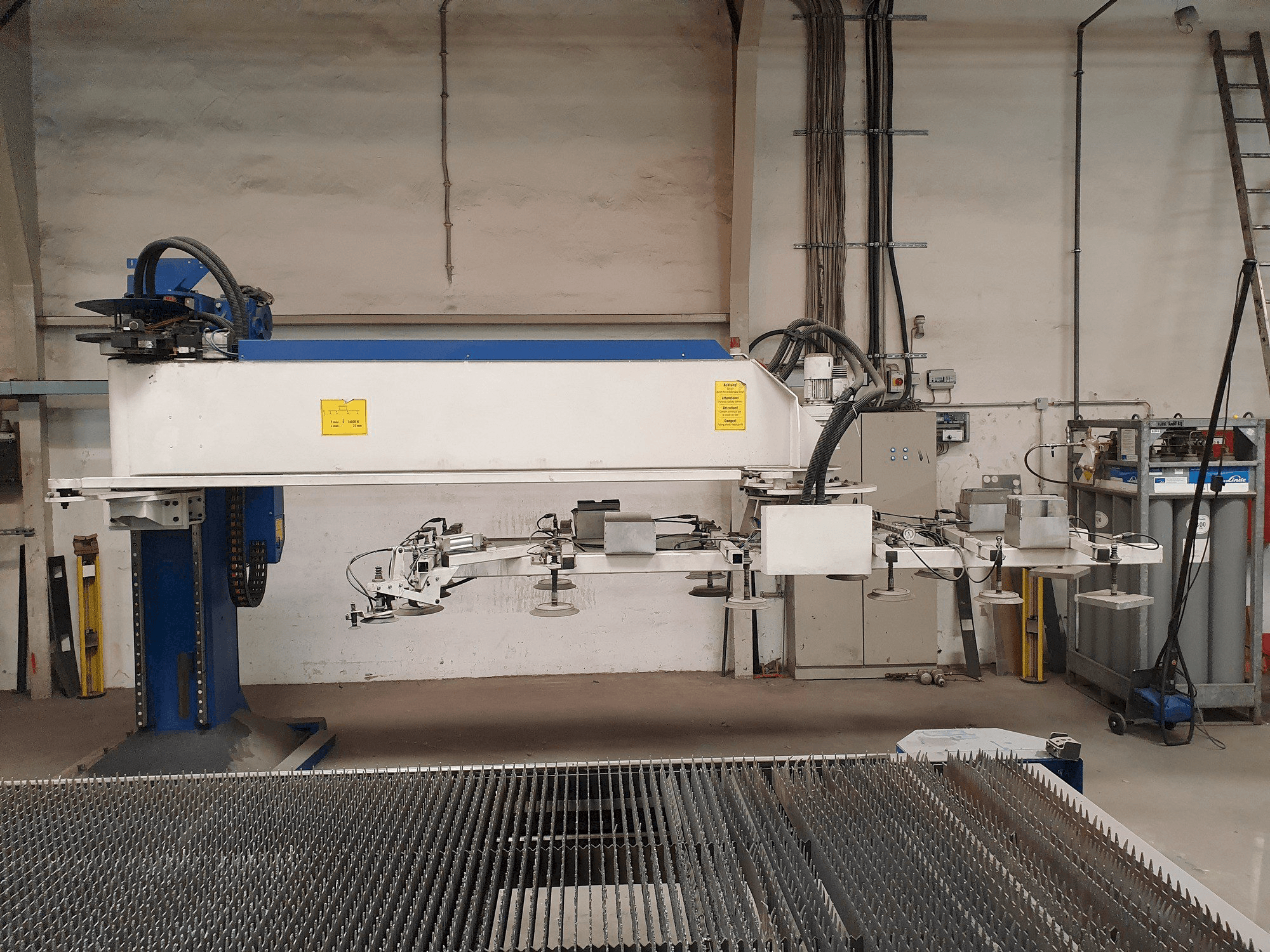 Čelní pohled na Trumpf TRUMATIC L 4050 stroj