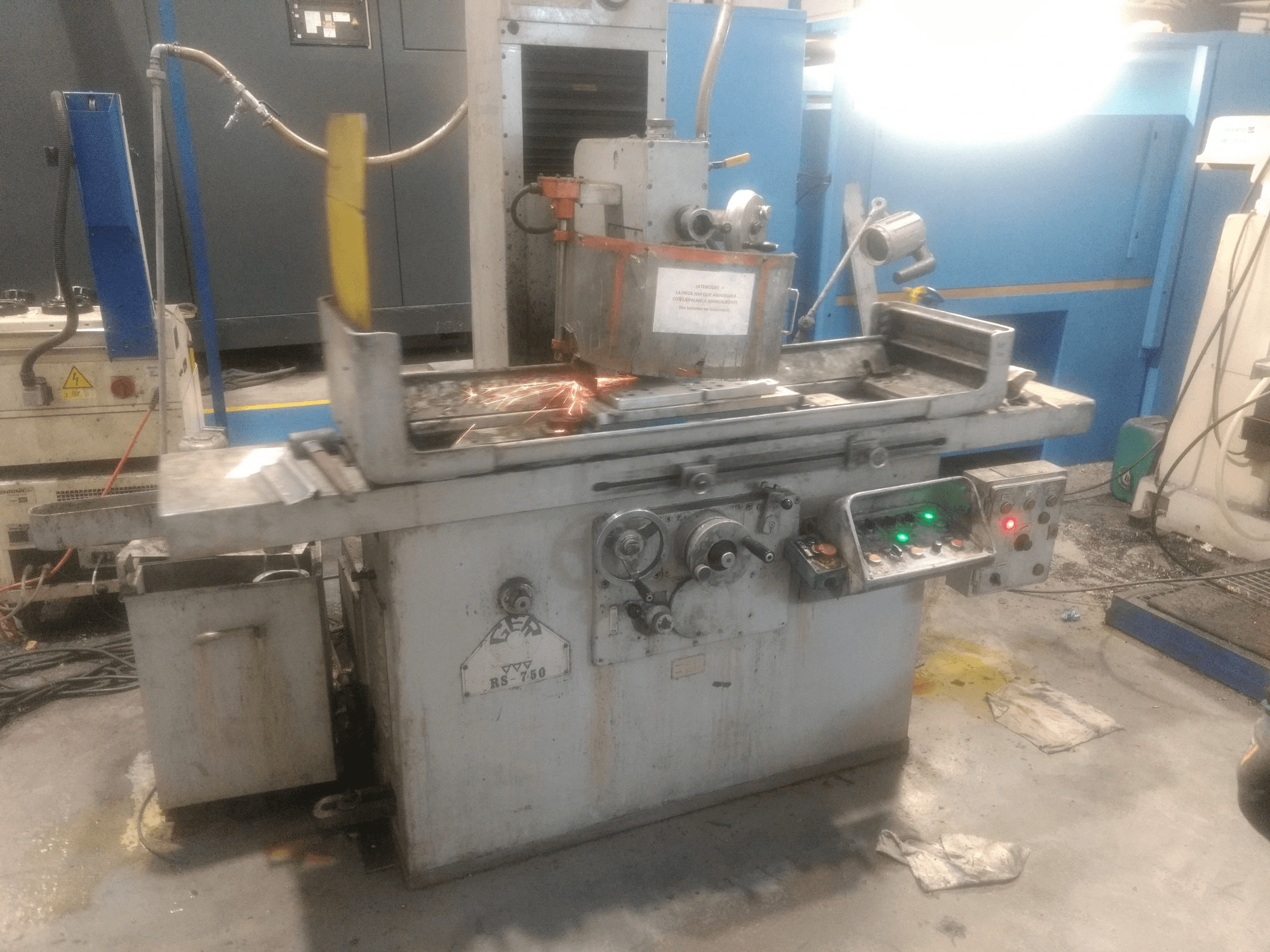 Čelní pohled na GER R.S. 750 stroj