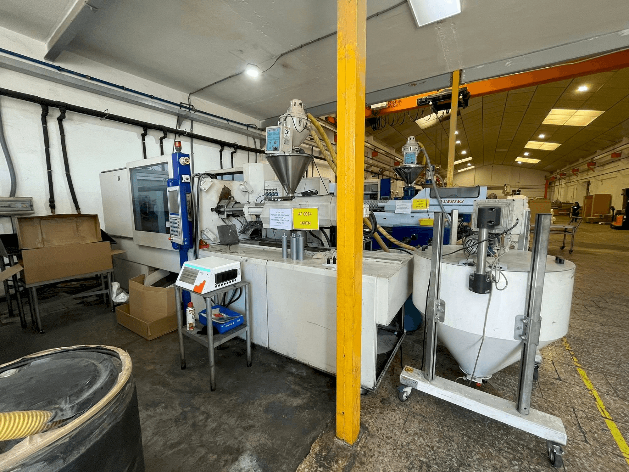 Čelní pohled na Battenfeld HM 160/525 E stroj