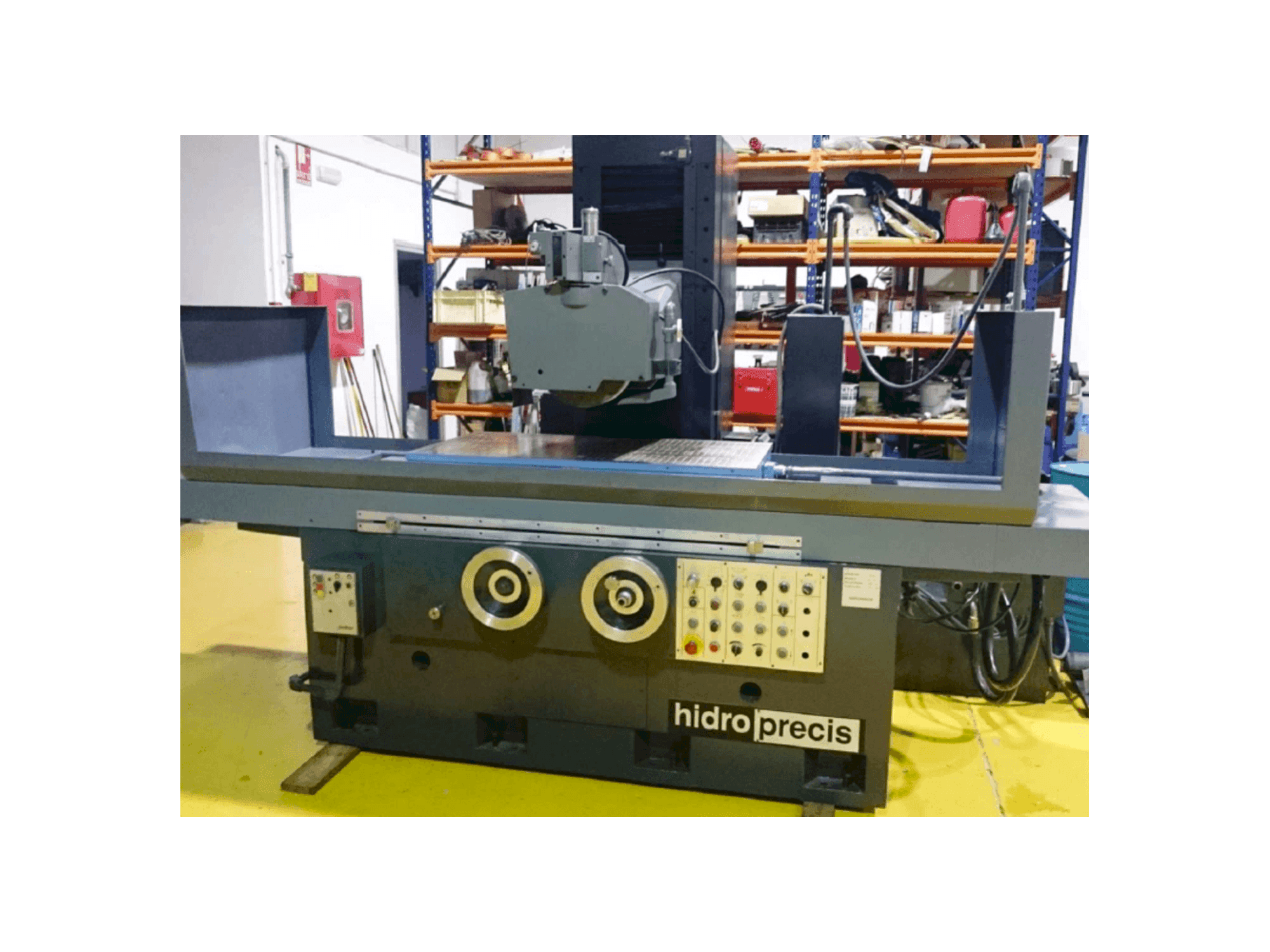 Čelní pohled na Hidro-Precis TP70 stroj