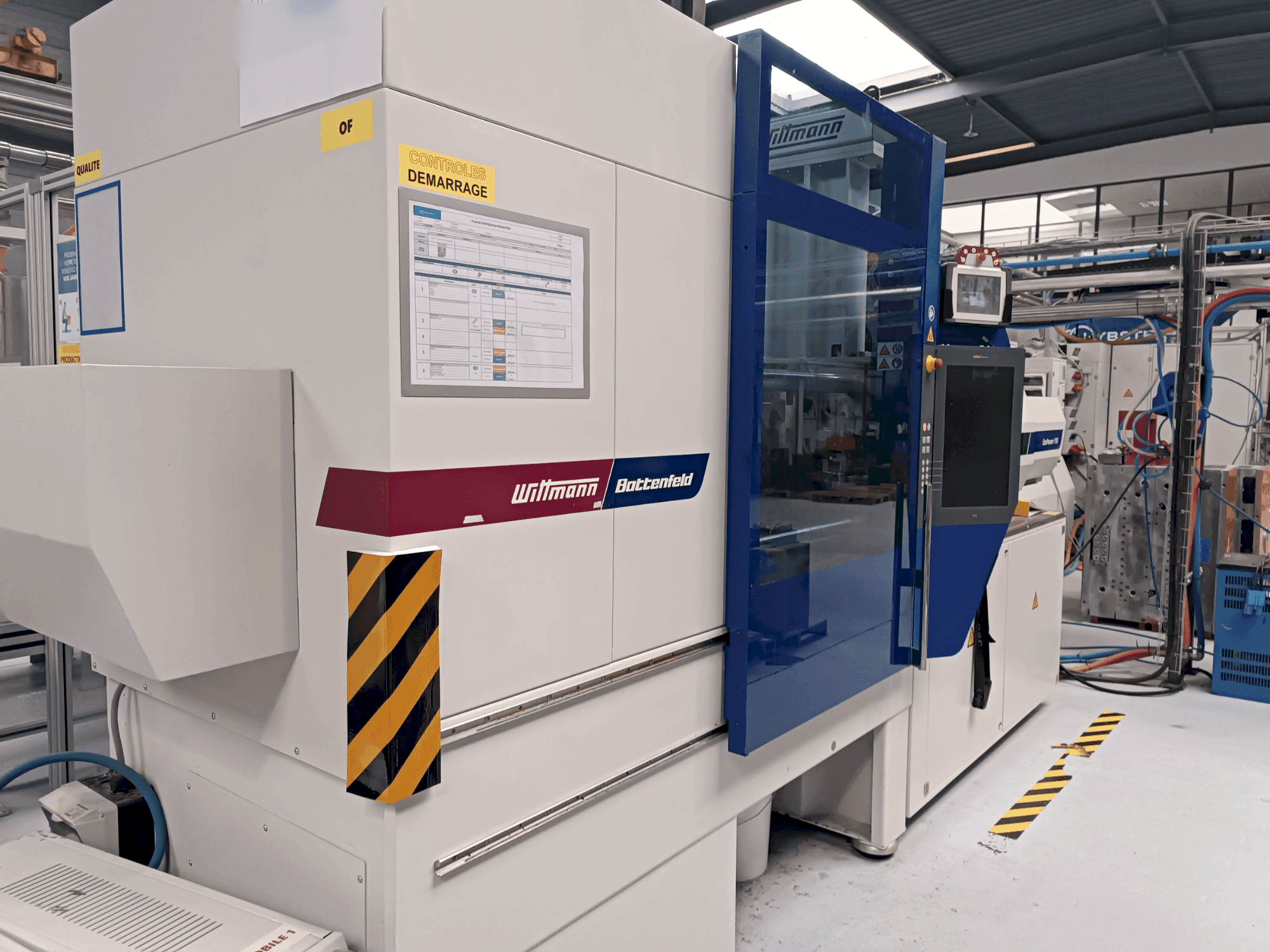 Čelní pohled na Battenfeld Ecopower 110-130 stroj