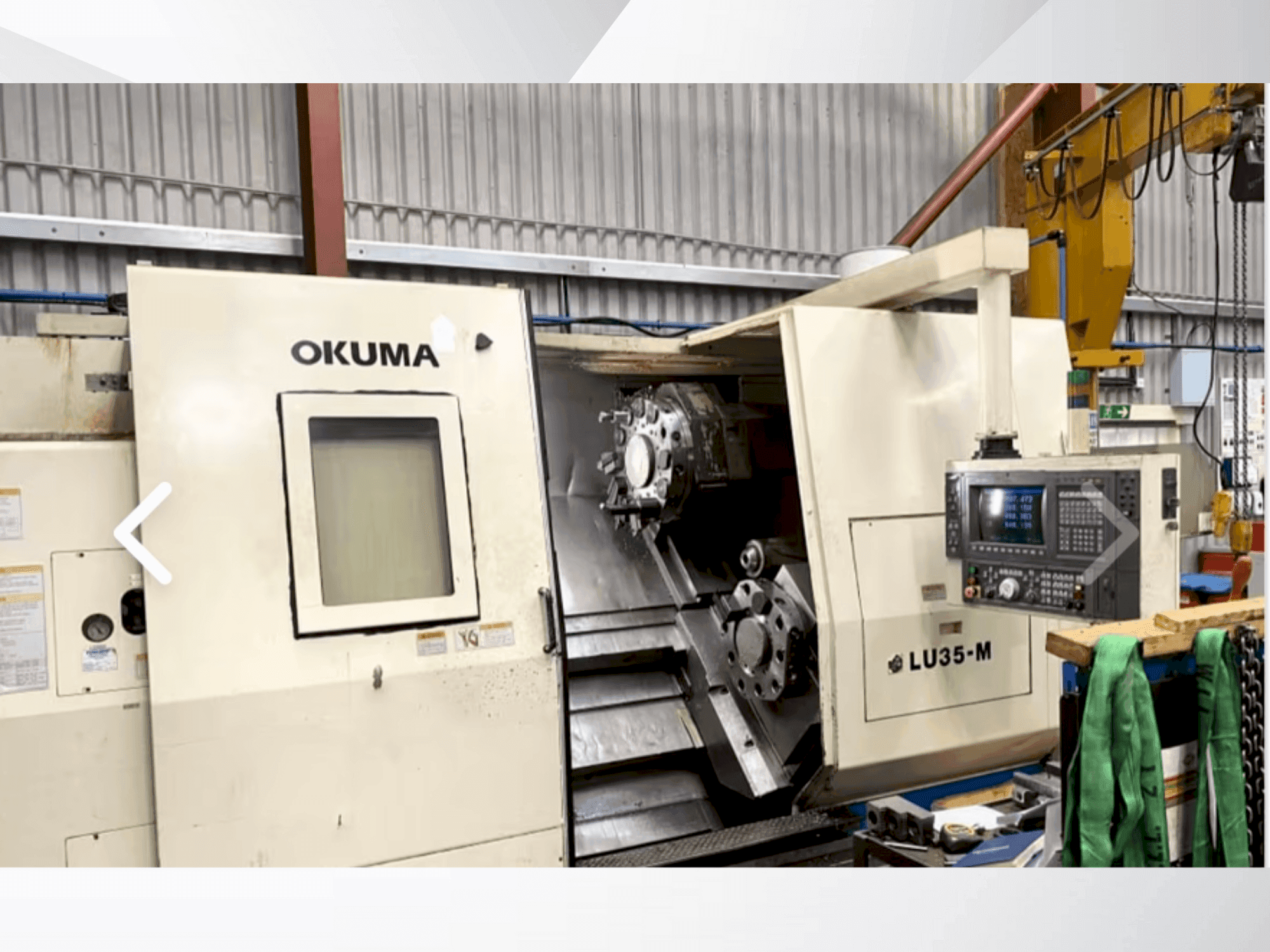 Čelní pohled na Okuma LU 35M stroj