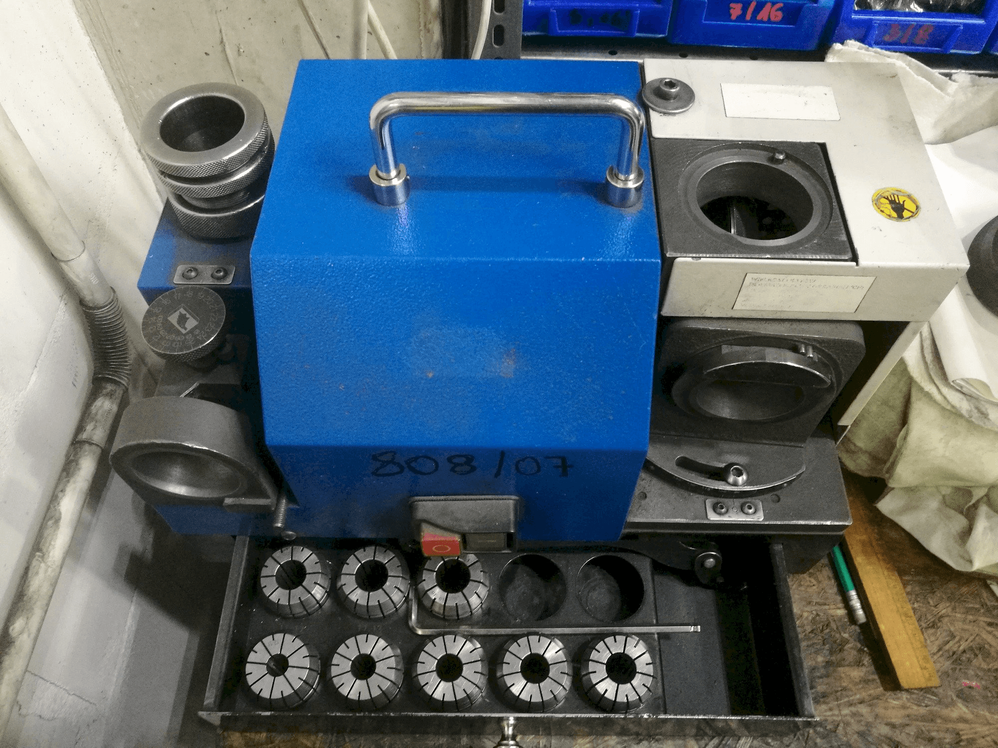 Čelní pohled na PAX 30 stroj