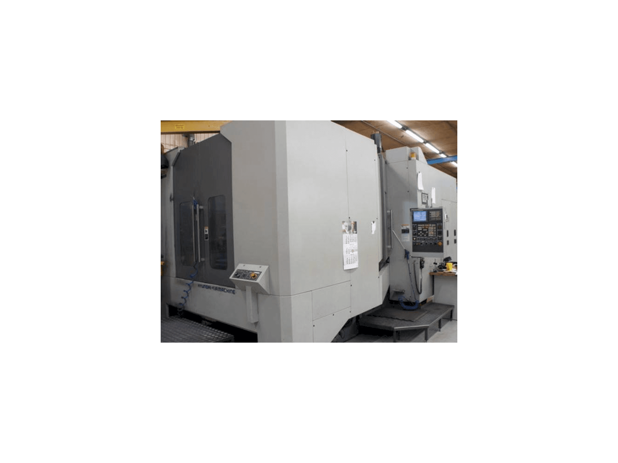 Čelní pohled na Hyundai HS 630/800 stroj