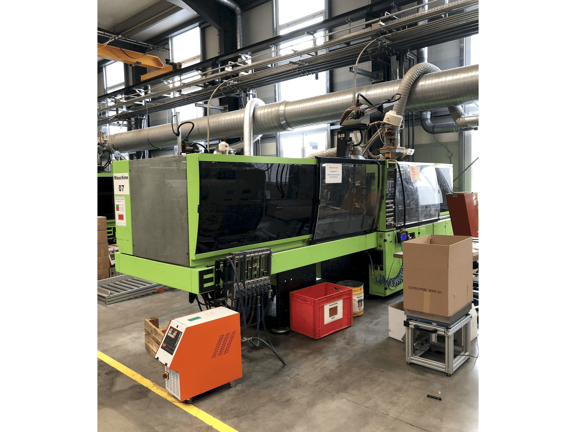 Čelní pohled na Engel ES 1050 / 150 HL stroj