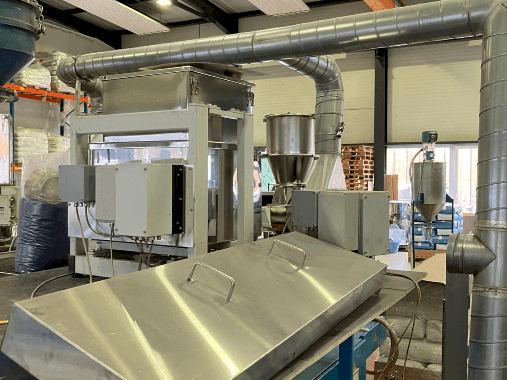 Čelní pohled na COPERION STS35 stroj