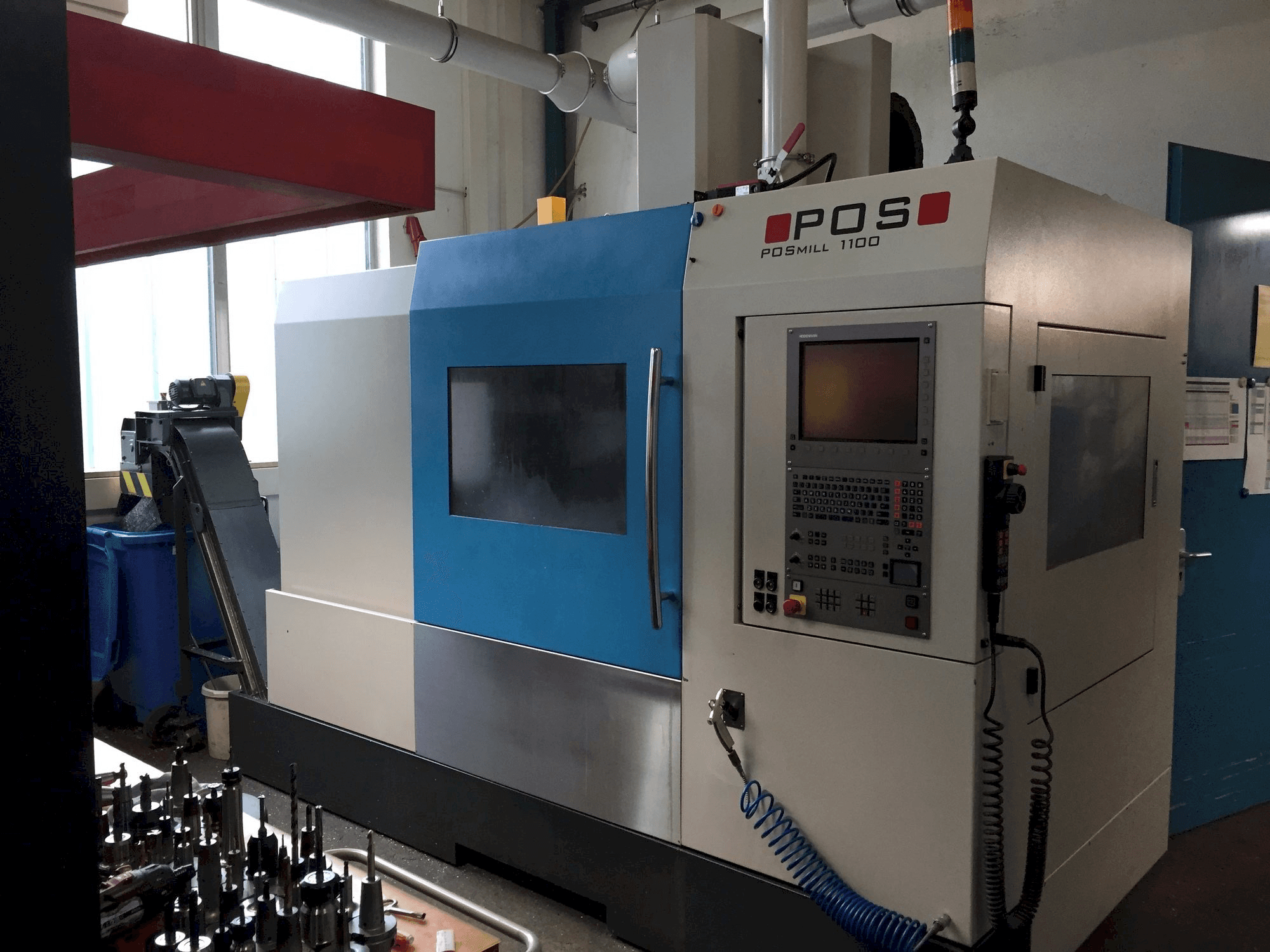 Čelní pohled na POS POSmill 1100 stroj
