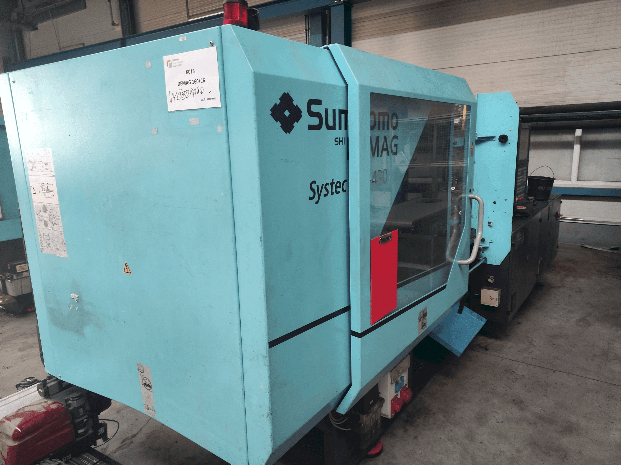 Čelní pohled na DEMAG Systec 160-520/430 stroj