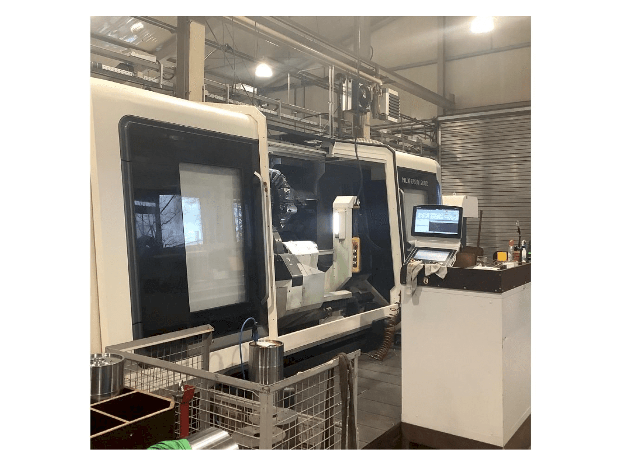Čelní pohled na DMG MORI NLX 6000 | 2000 stroj