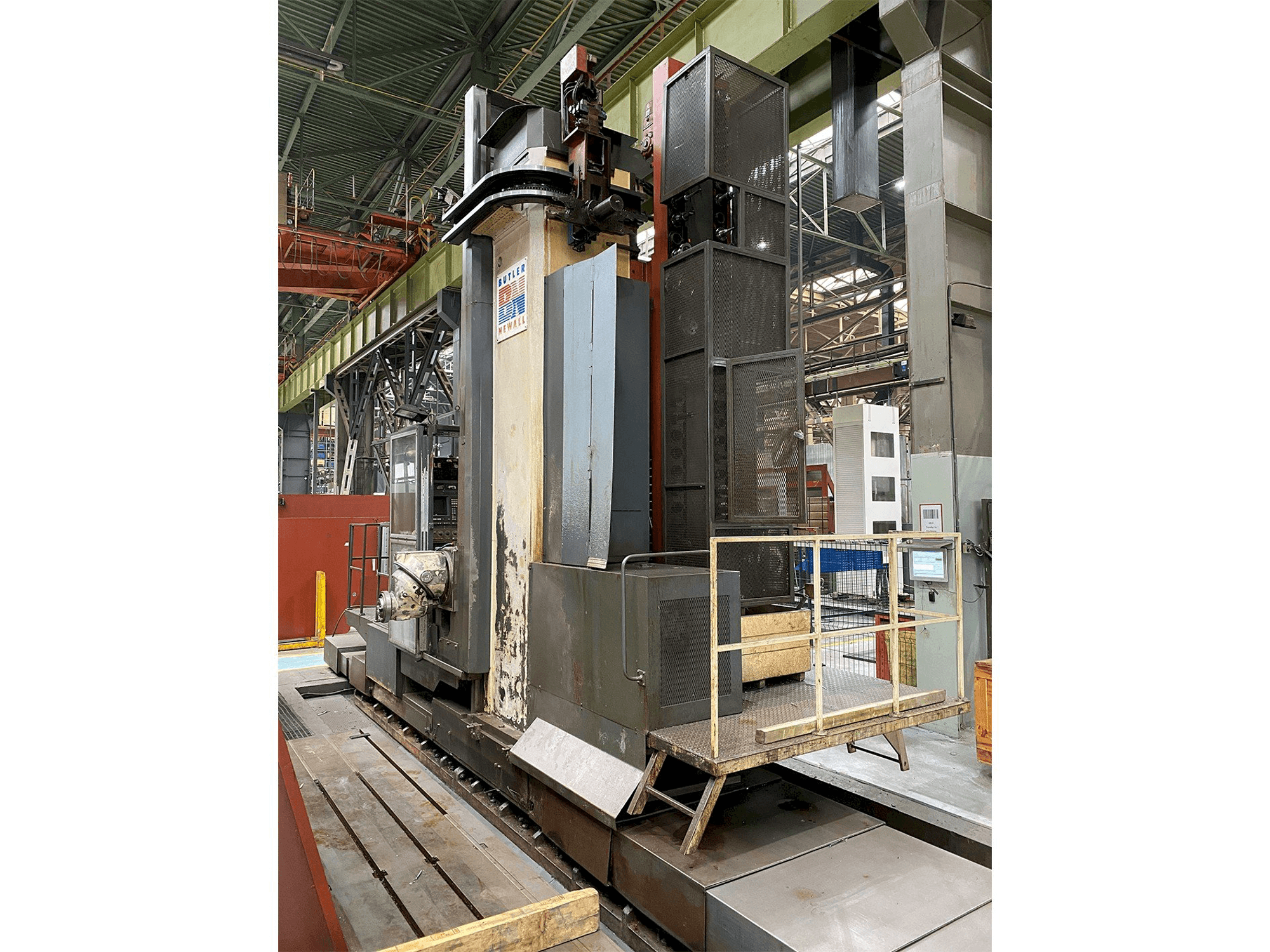 Čelní pohled na Butler Elgamill stroj