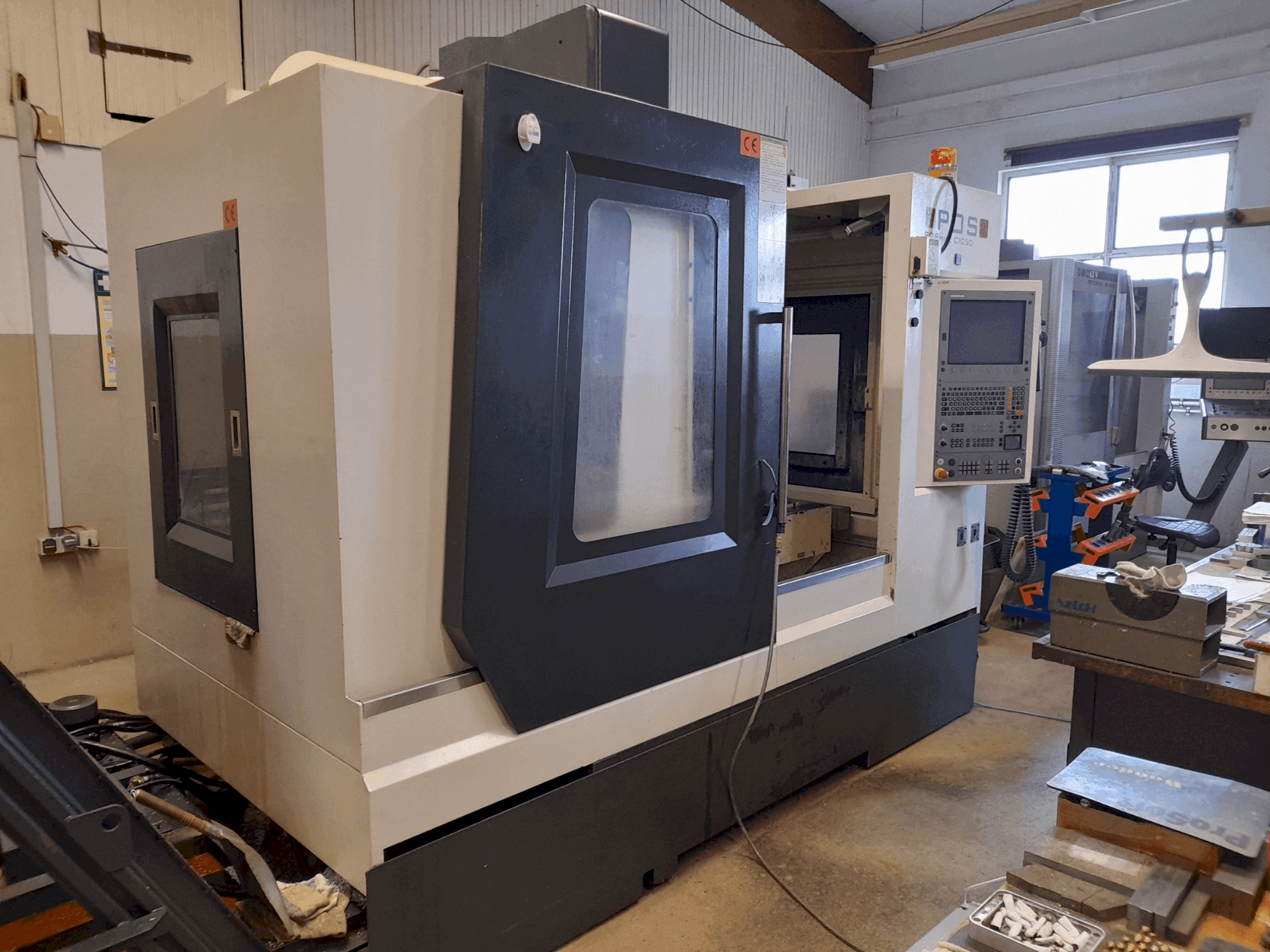 Čelní pohled na POSmill C 1050 stroj