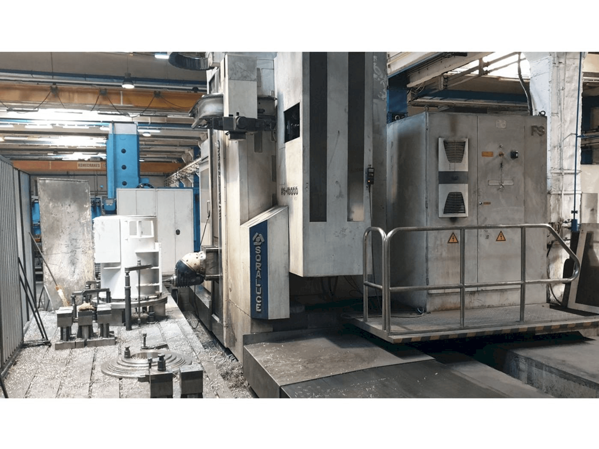 Čelní pohled na Soraluce FS-10000 stroj