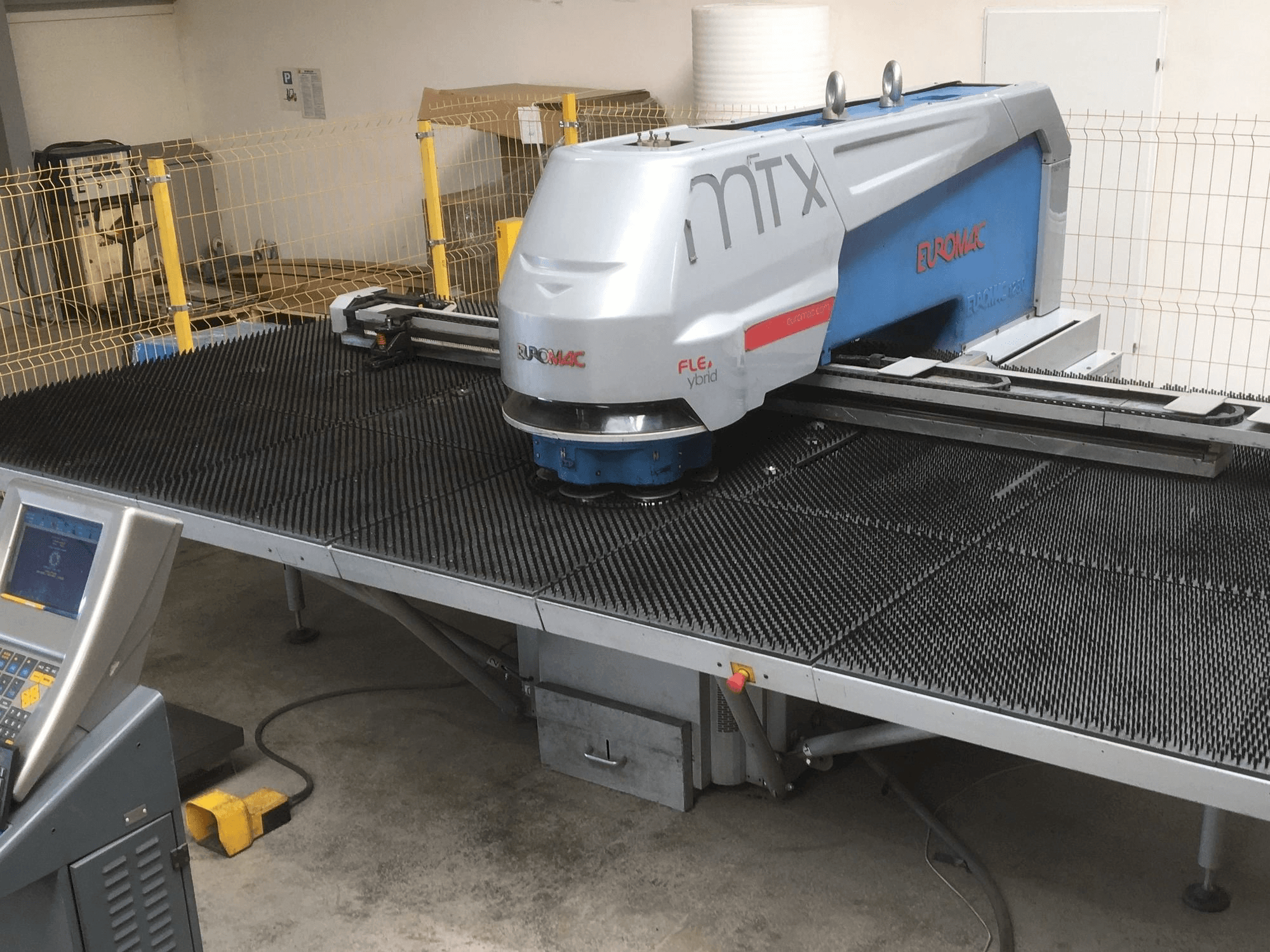 Čelní pohled na Euromac MTX FLEX 6 stroj