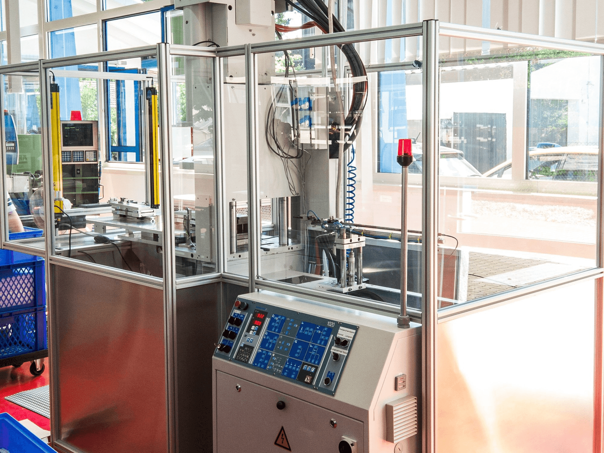 Čelní pohled na Battenfeld PLUS 250V50 stroj