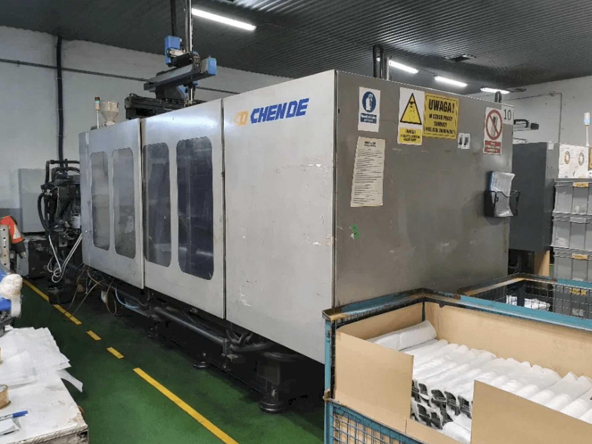 Čelní pohled na CHENDE CJ480M3V stroj