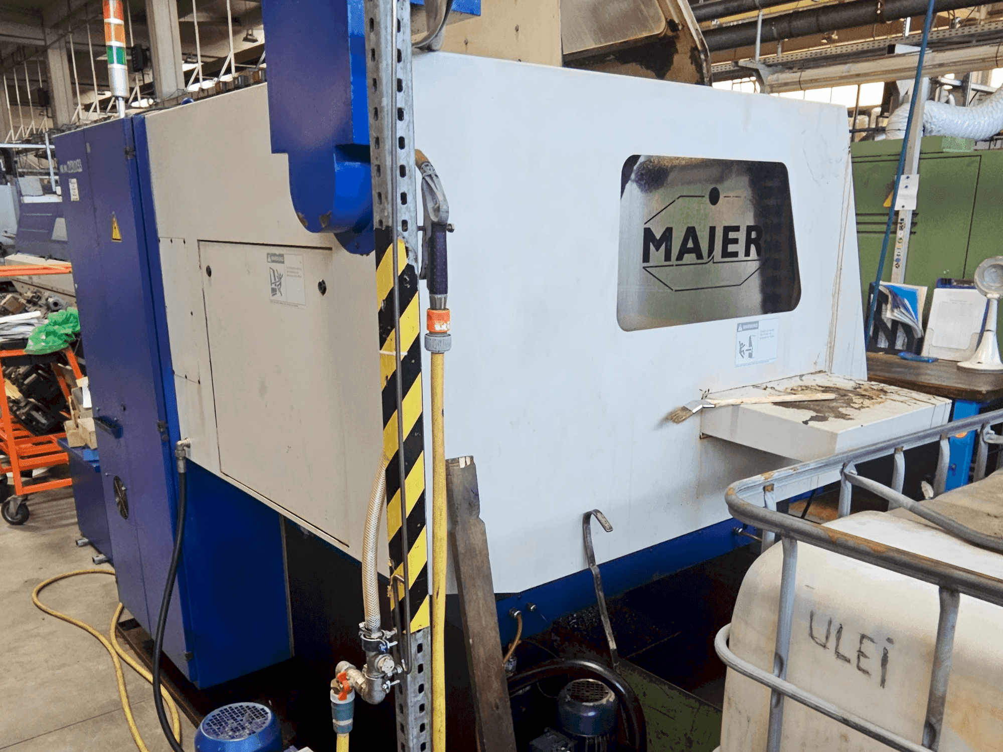 Čelní pohled na Maier ML 36D stroj