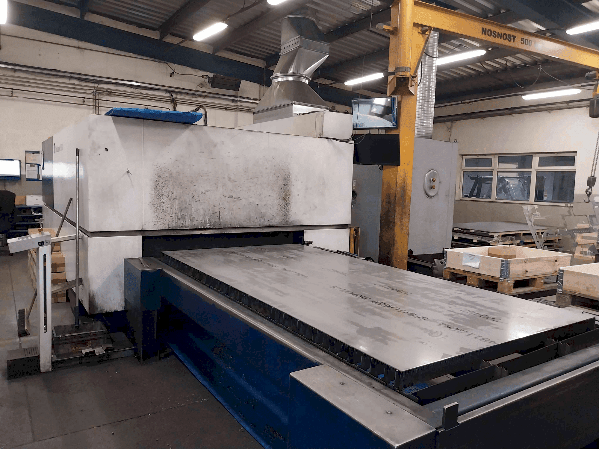 Čelní pohled na TRUMPF TruLaser 5030 (L68) stroj