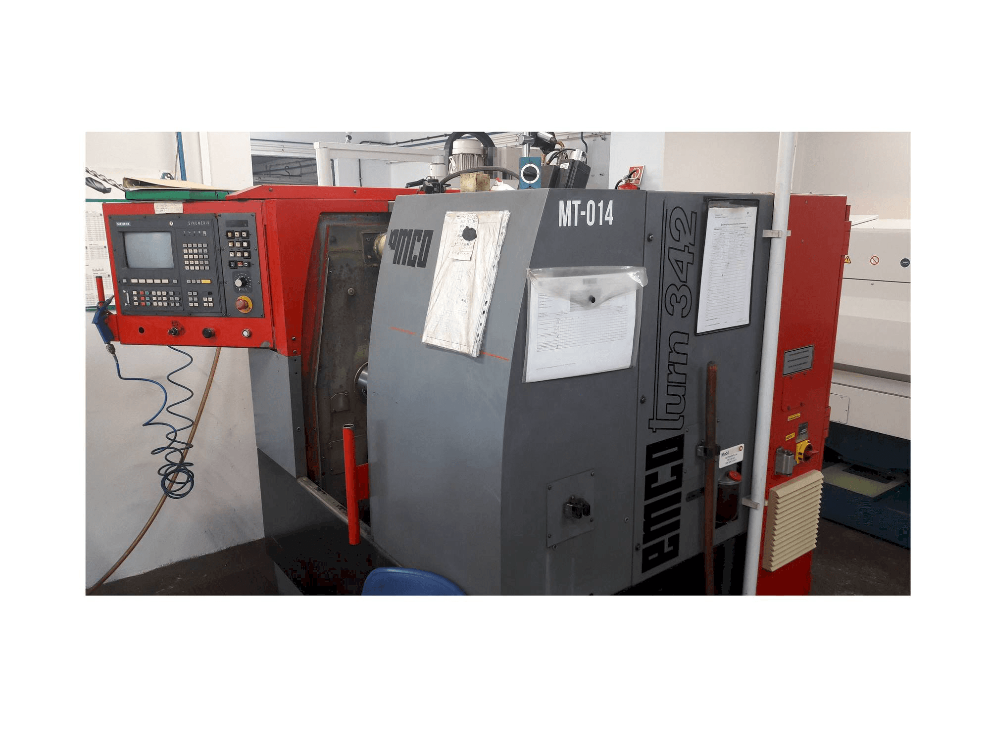 Čelní pohled na EMCO EMCOTURN 342 stroj