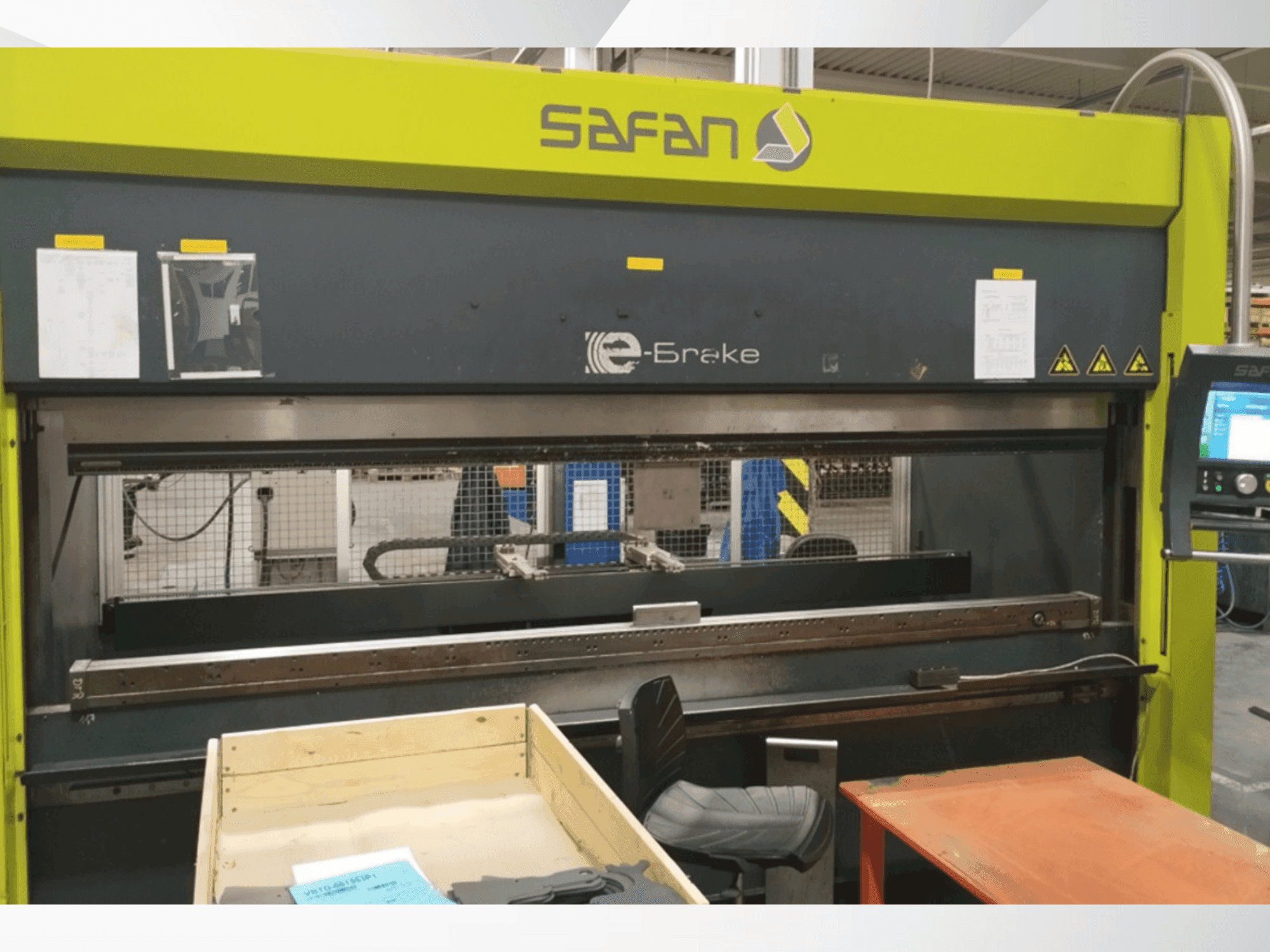 Čelní pohled na Safan E-BRAKE 100-3100 TS 1 stroj