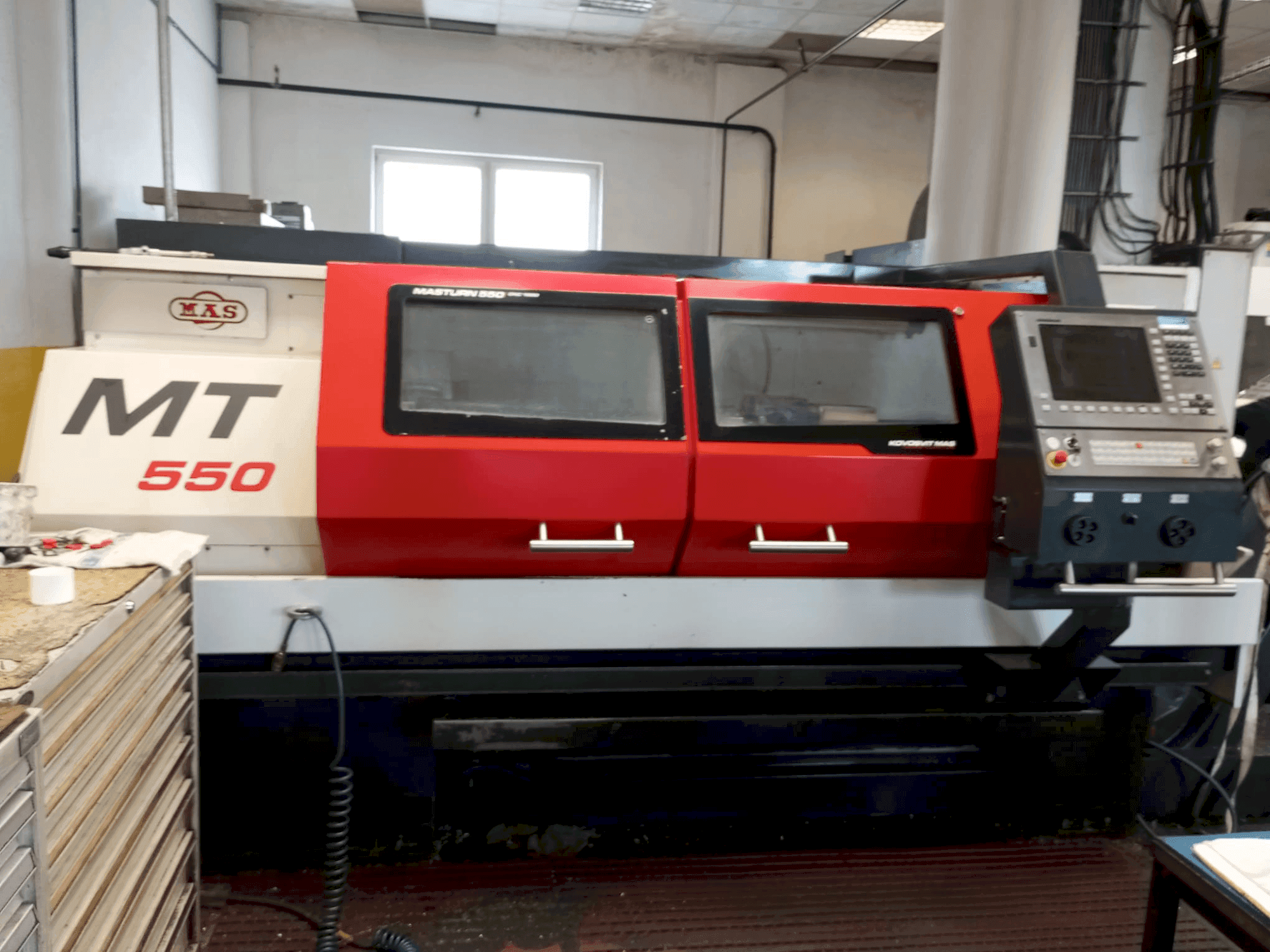 Čelní pohled na KOVOSVIT MAS MASTURN 550i CNC 1500 stroj