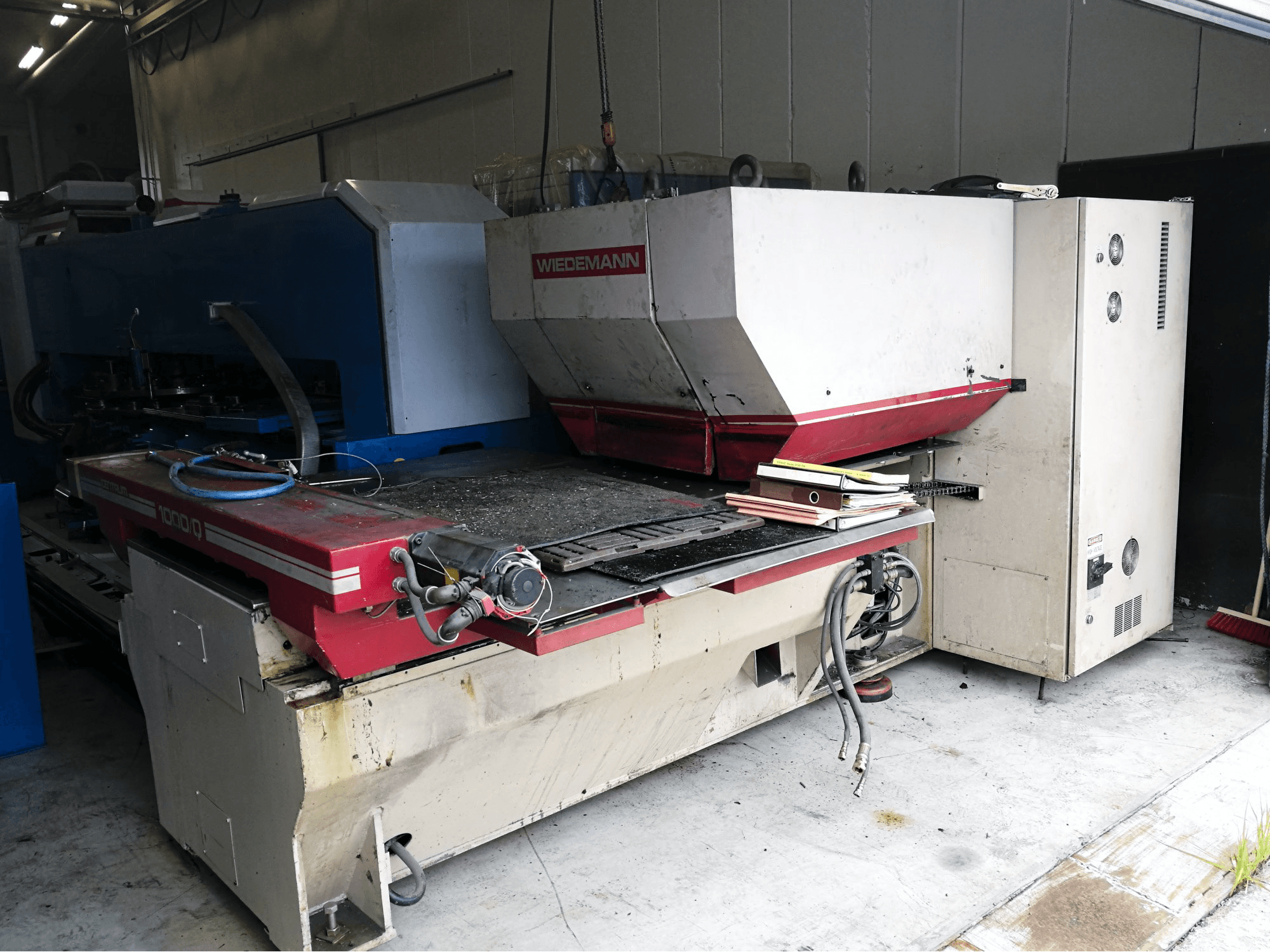 Pravý pohled 1 na Murata Wiedemann C-1000 stroj