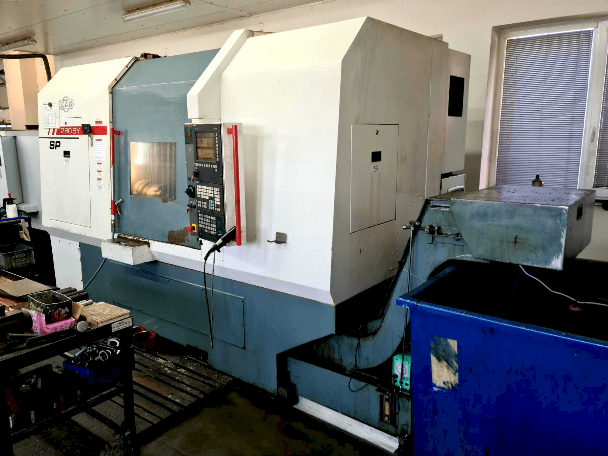 Čelní pohled na KOVOSVIT MAS SP 280 SY stroj