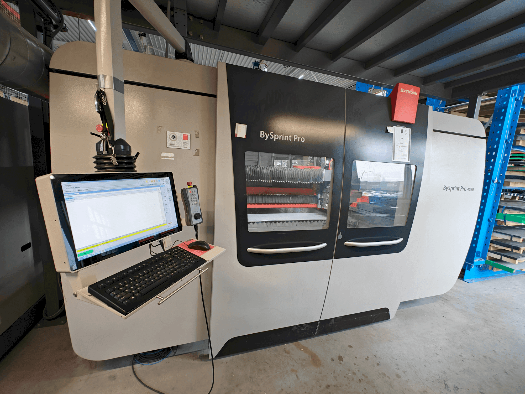 Čelní pohled na Bystronic Bysprint Pro 4020 stroj