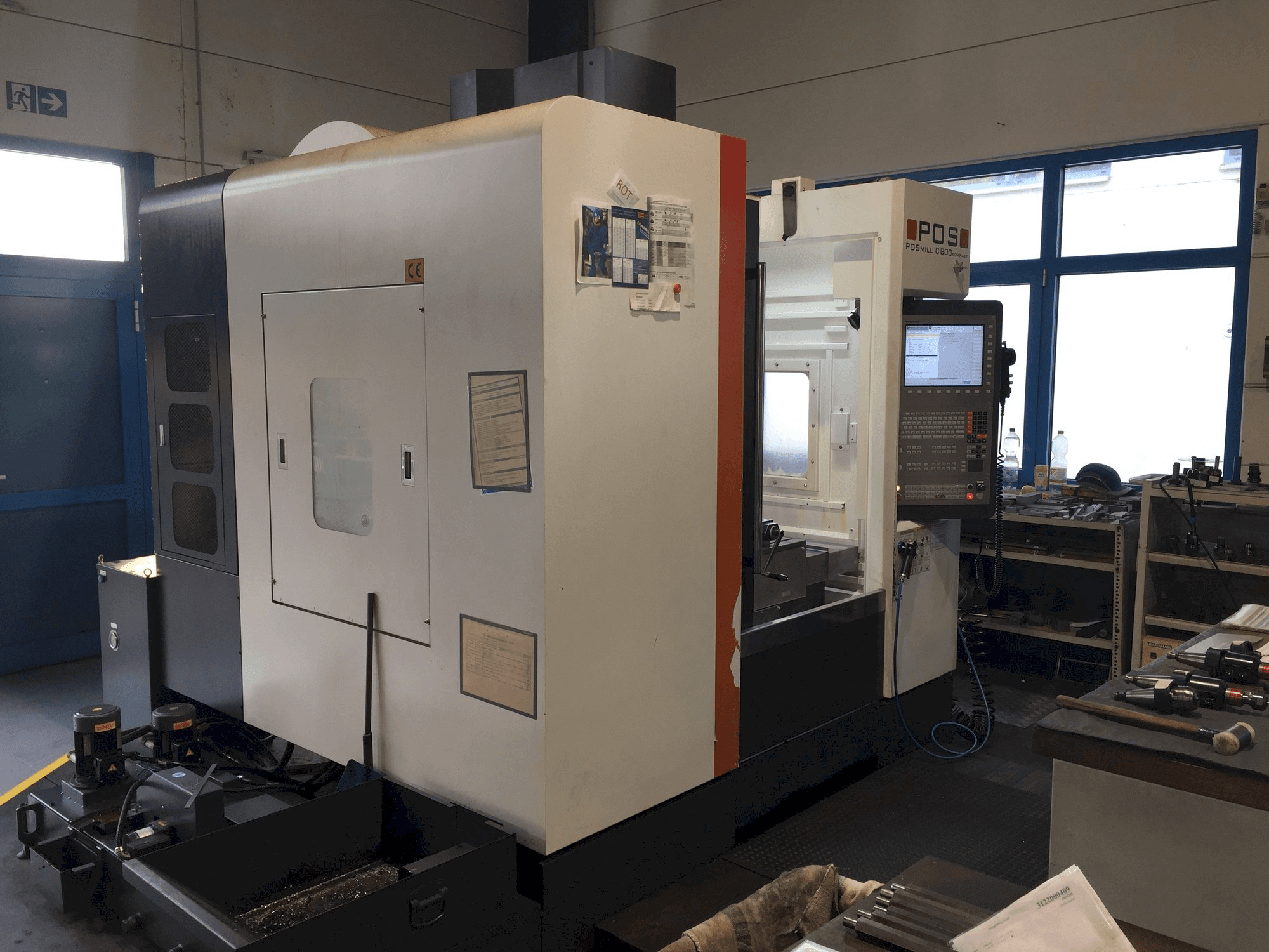 Čelní pohled na POSmill C 800 Kompakt stroj