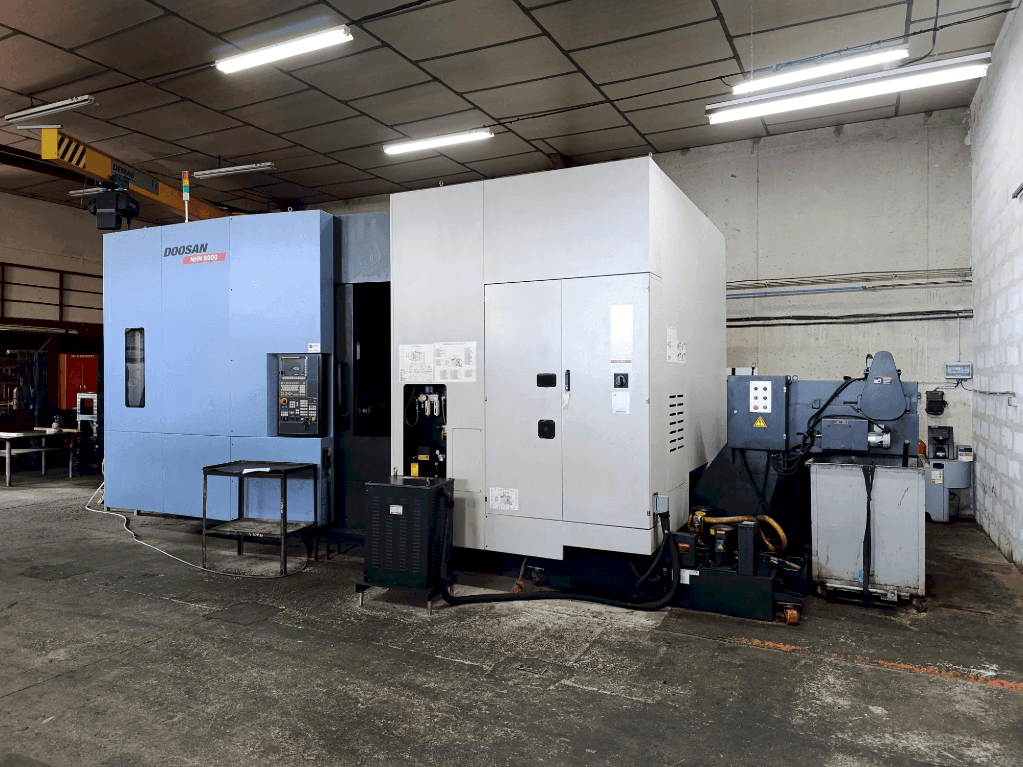 Čelní pohled na DOOSAN HM 8000 stroj