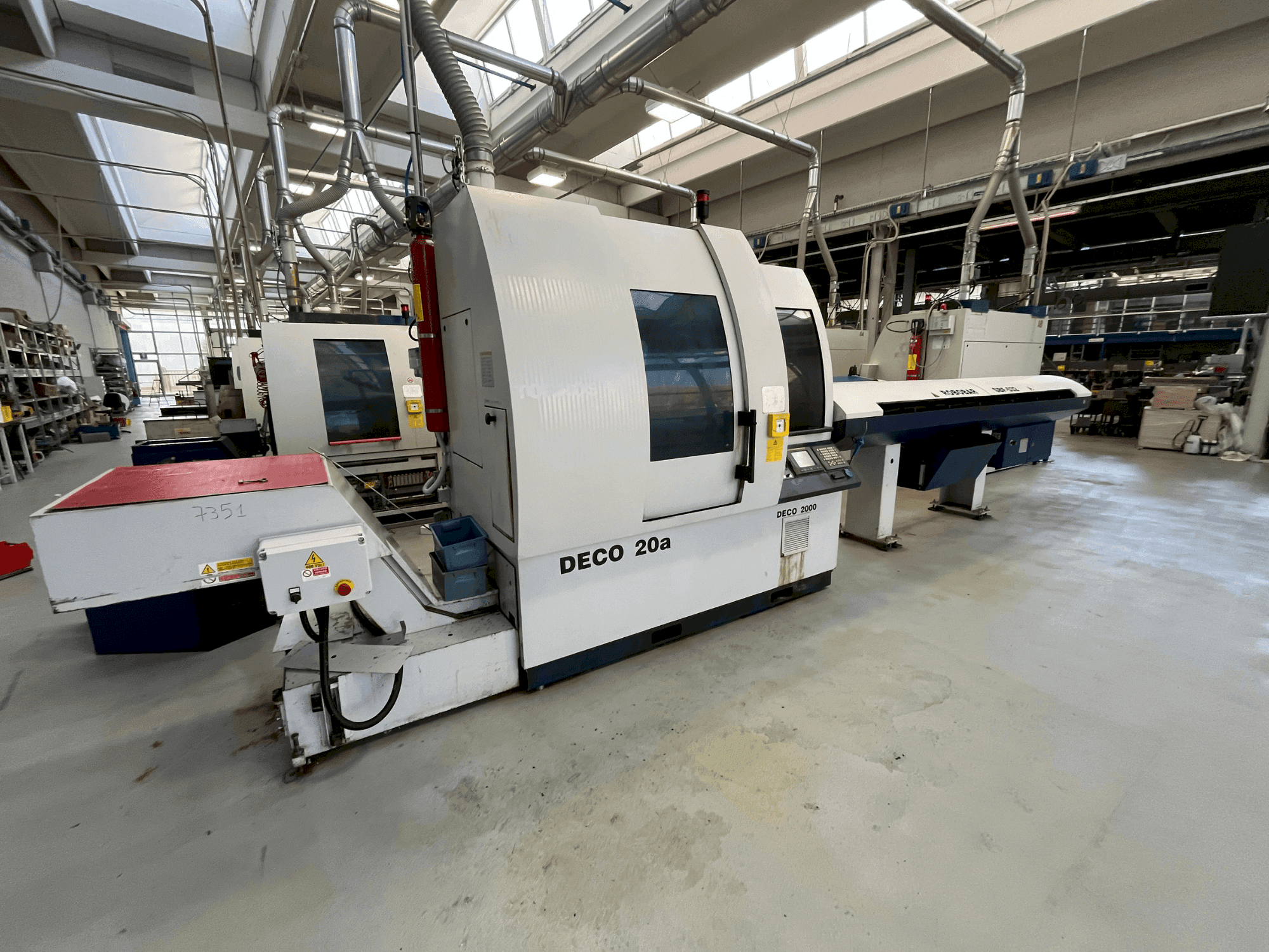 Čelní pohled na TORNOS DECO 20A stroj