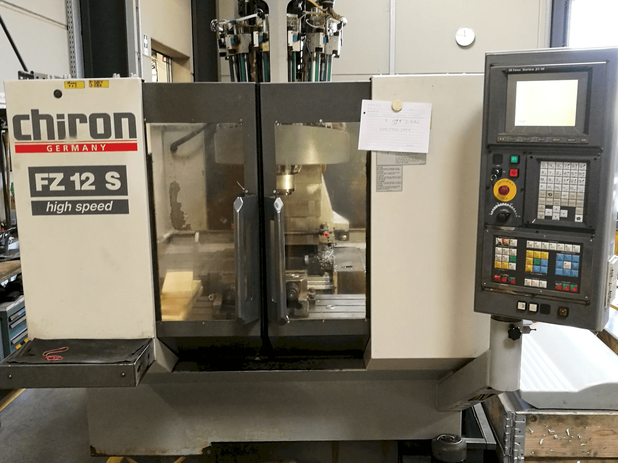 Čelní pohled na Chiron FZ 12 S stroj