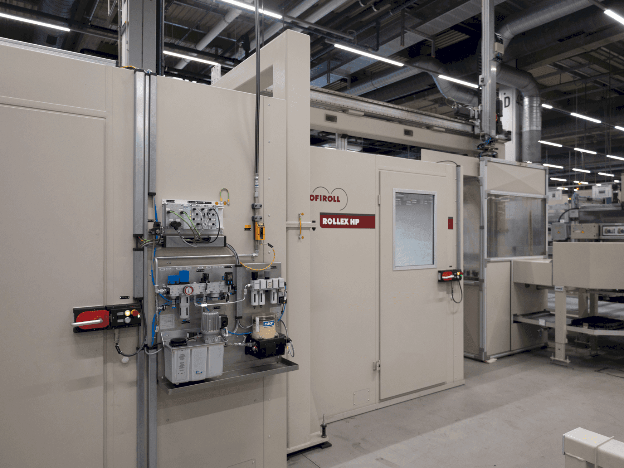 Čelní pohled na PROFIROLL ROLLEX HP stroj